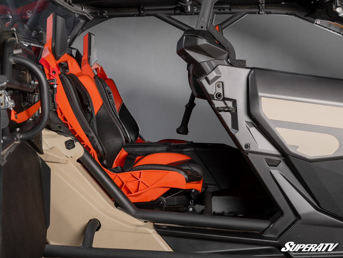 https://media.superatv.com/media/catalog/product/c/a/can-am_maverick_x3_flip_seat_conversion_kit_11.jpg?optimize=high&fit=bounds&height=&width=3840&quality=85&auto=webp&format=pjpg