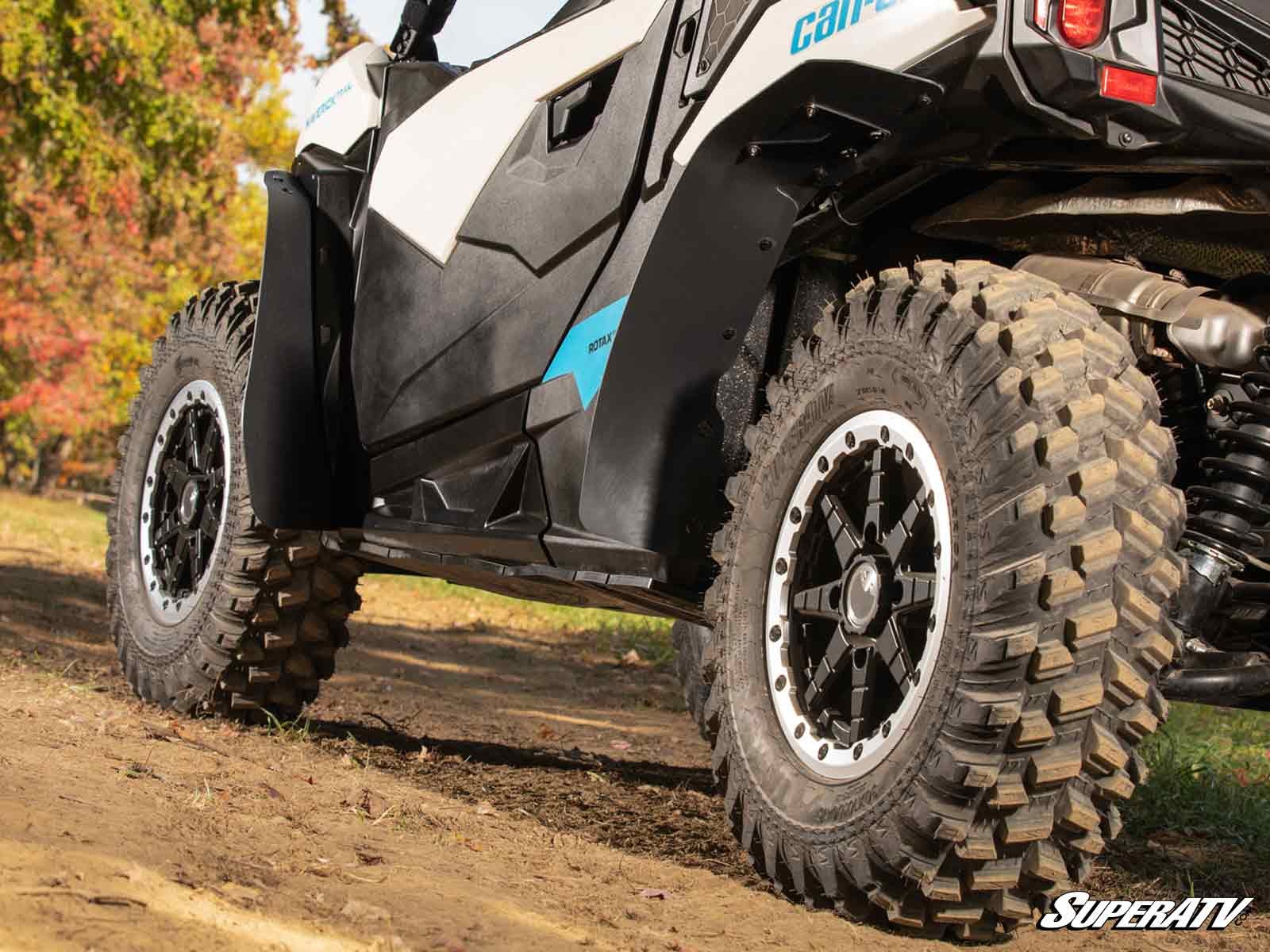 https://media.superatv.com/media/catalog/product/c/a/can-am_trail_low_profile_fender_flares_7_1.jpg?optimize=high&fit=bounds&height=&width=3840&quality=85&auto=webp&format=pjpg
