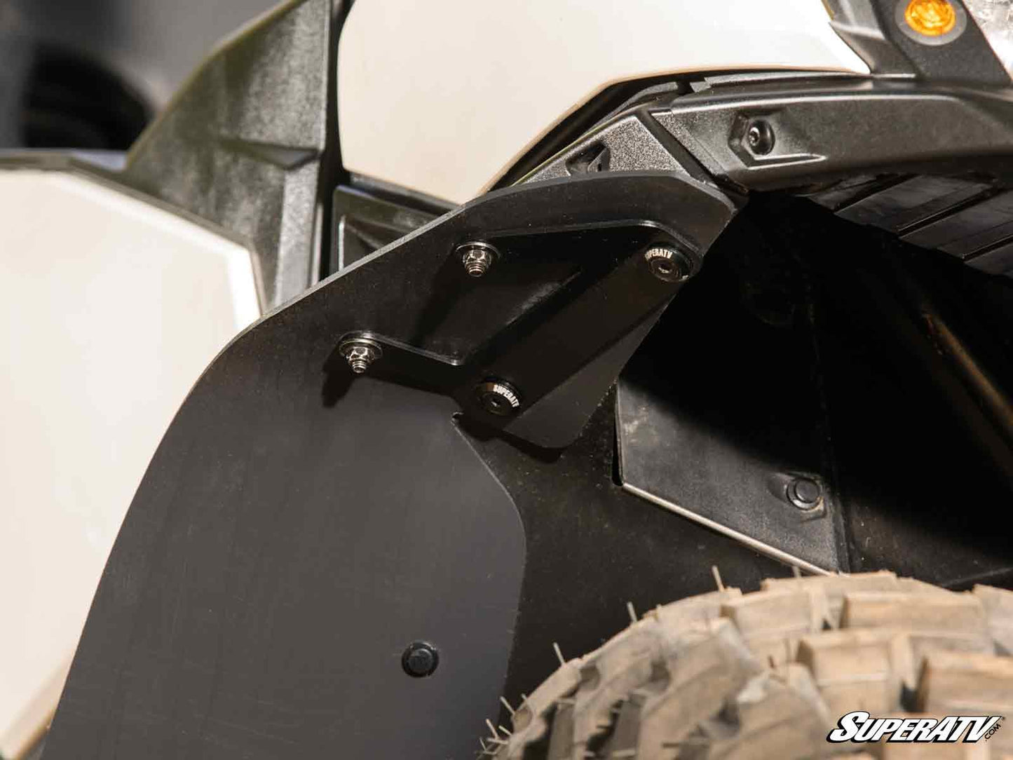 https://media.superatv.com/media/catalog/product/c/a/can-am_trail_low_profile_fender_flares_8_1.jpg?optimize=high&fit=bounds&height=&width=3840&quality=85&auto=webp&format=pjpg