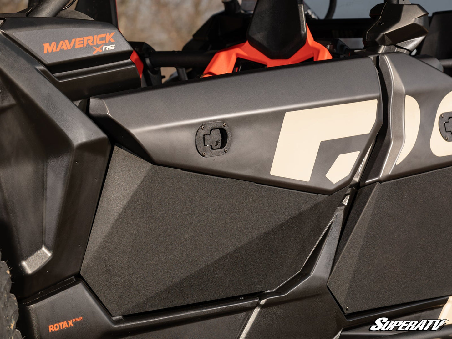 https://media.superatv.com/media/catalog/product/c/a/can-am_x3_external_door_handle_kit_6.jpg?optimize=high&fit=bounds&height=&width=3840&quality=85&auto=webp&format=pjpg