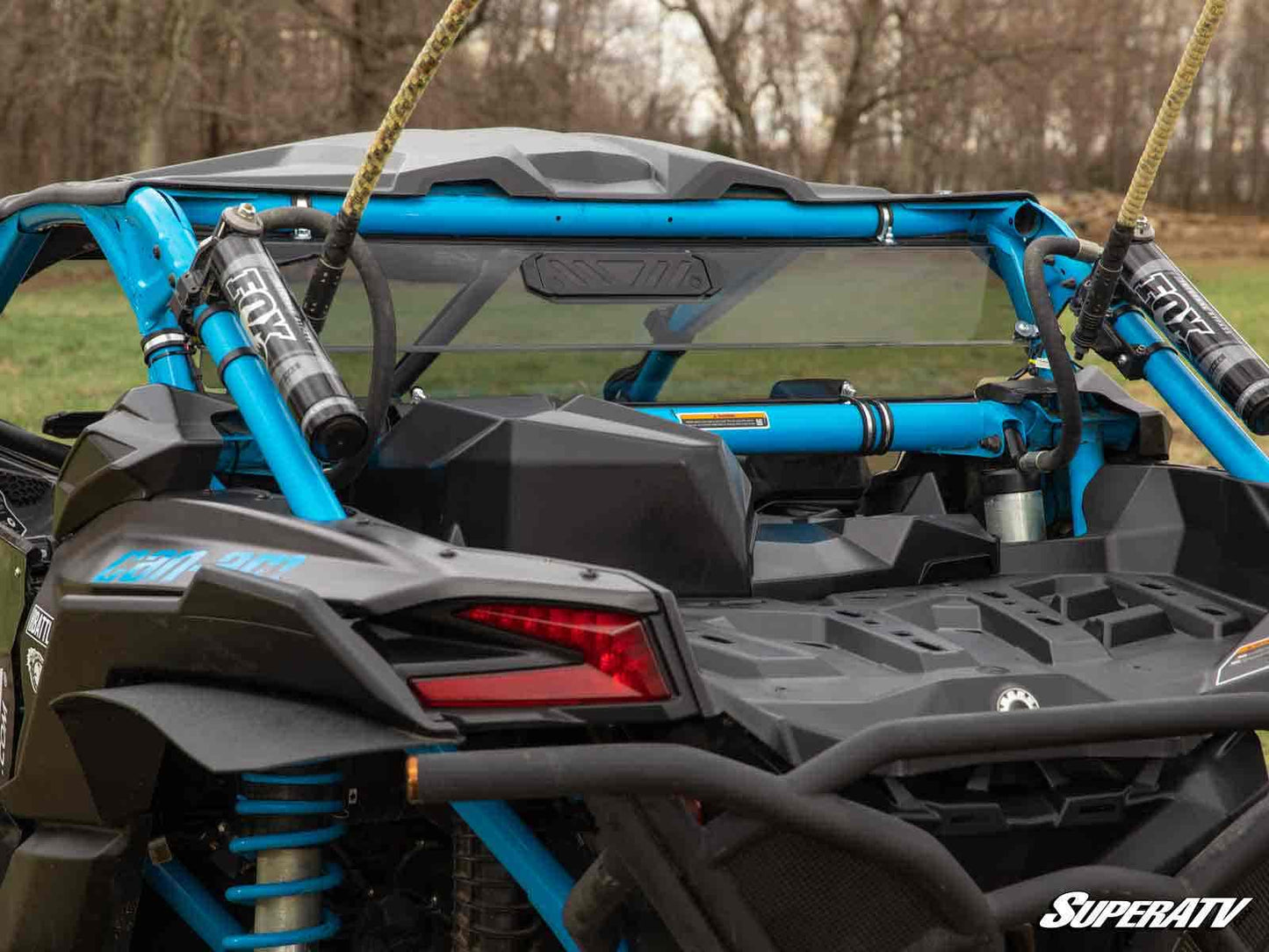 https://media.superatv.com/media/catalog/product/c/a/can-am_x3_vented_rear_windshield_76light_tint_3_1.jpg