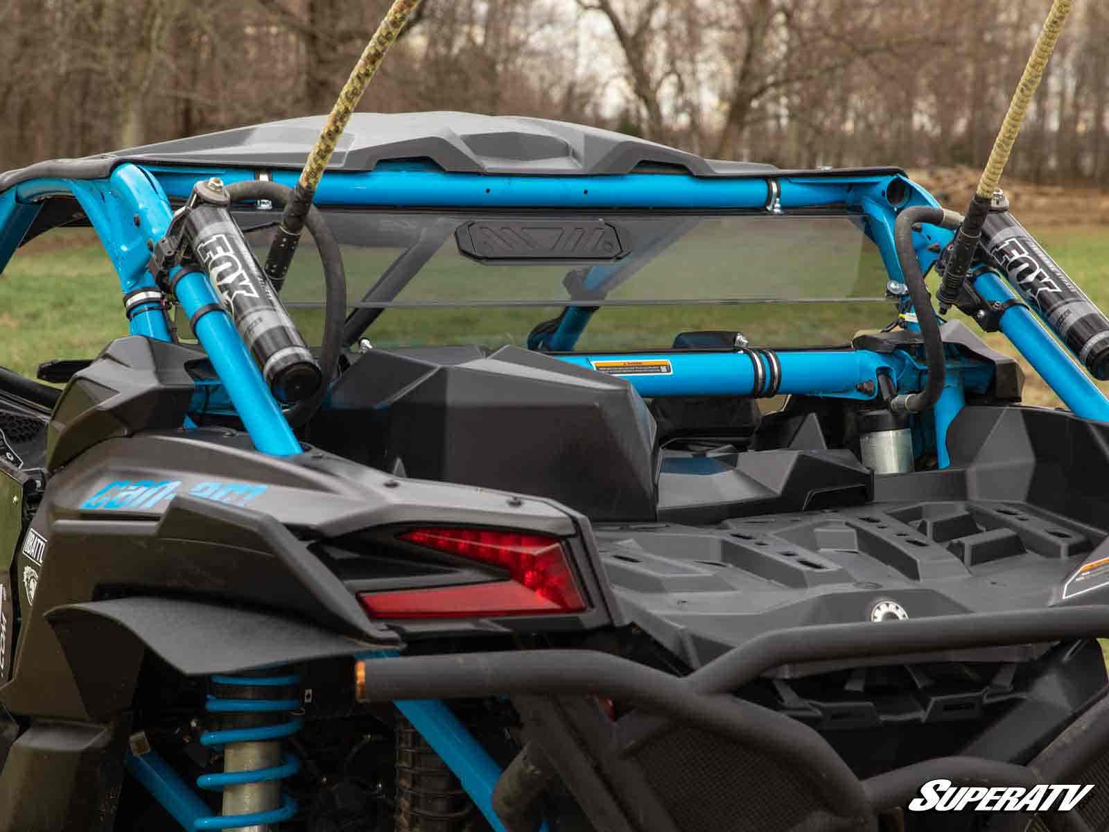 https://media.superatv.com/media/catalog/product/c/a/can-am_x3_vented_rear_windshield_76light_tint_3_1.jpg