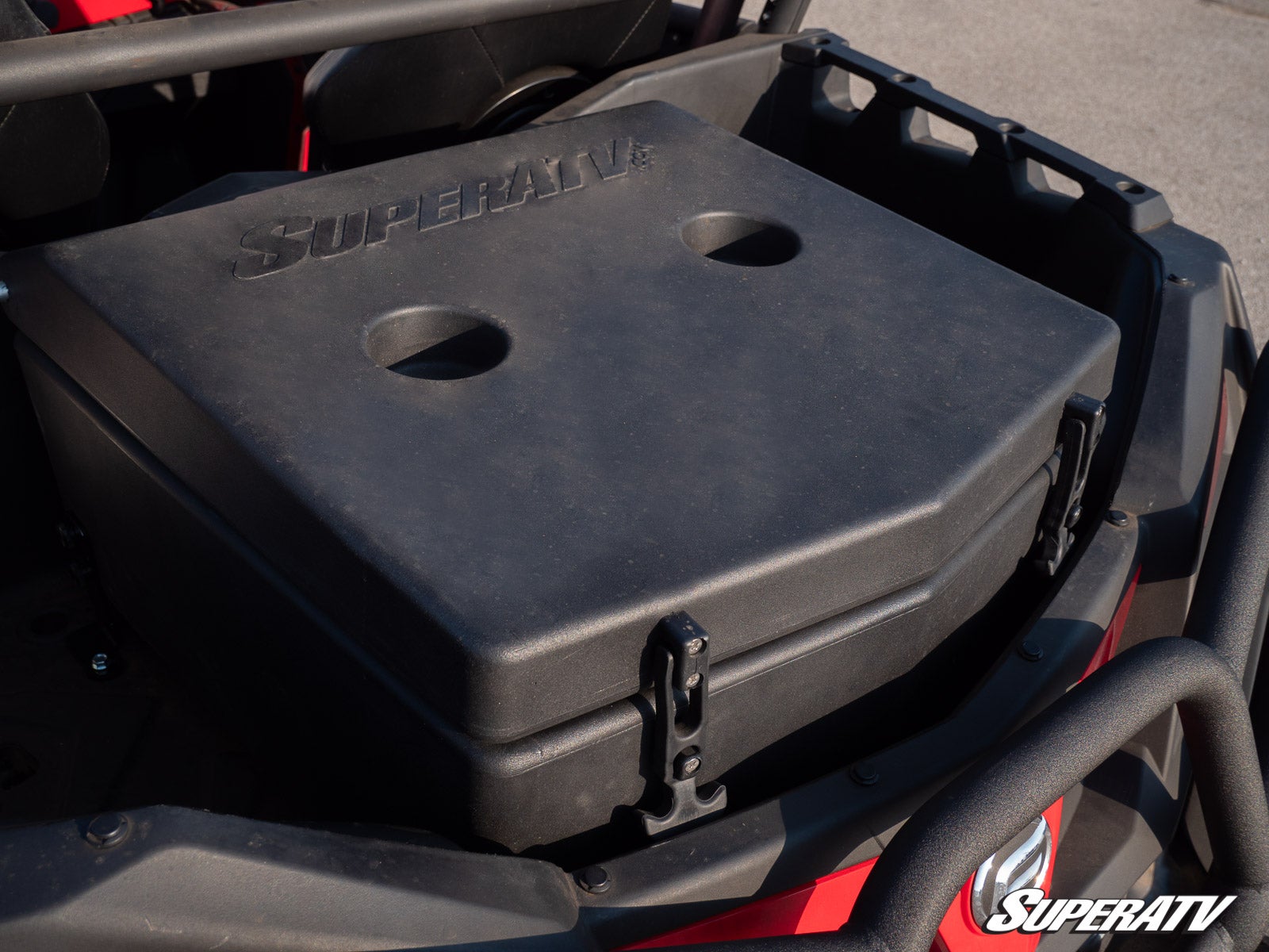 https://media.superatv.com/media/catalog/product/c/f/cf-moto_zf800ex_rear_cargo_box-5.jpg?optimize=high&fit=bounds&height=&width=3840&quality=85&auto=webp&format=pjpg