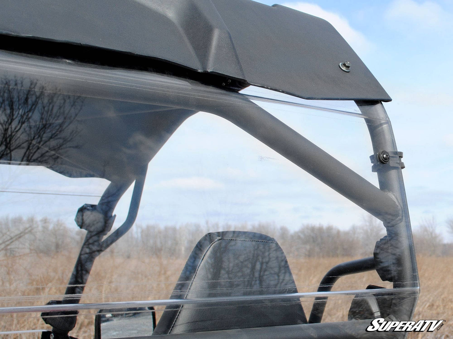 https://media.superatv.com/media/catalog/product/c/f/cfmoto-zforce-800ex-scratch-resistant-rear-windshield-04.jpg