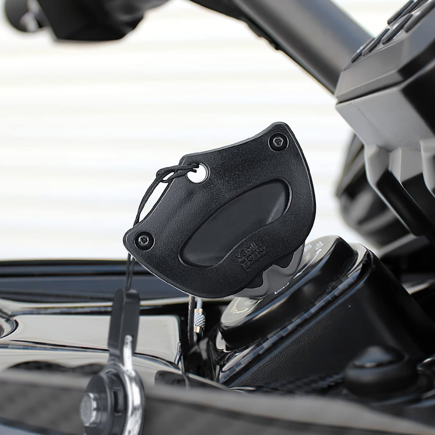 Kemimoto Spyder Key Holder with Lanyard Fit