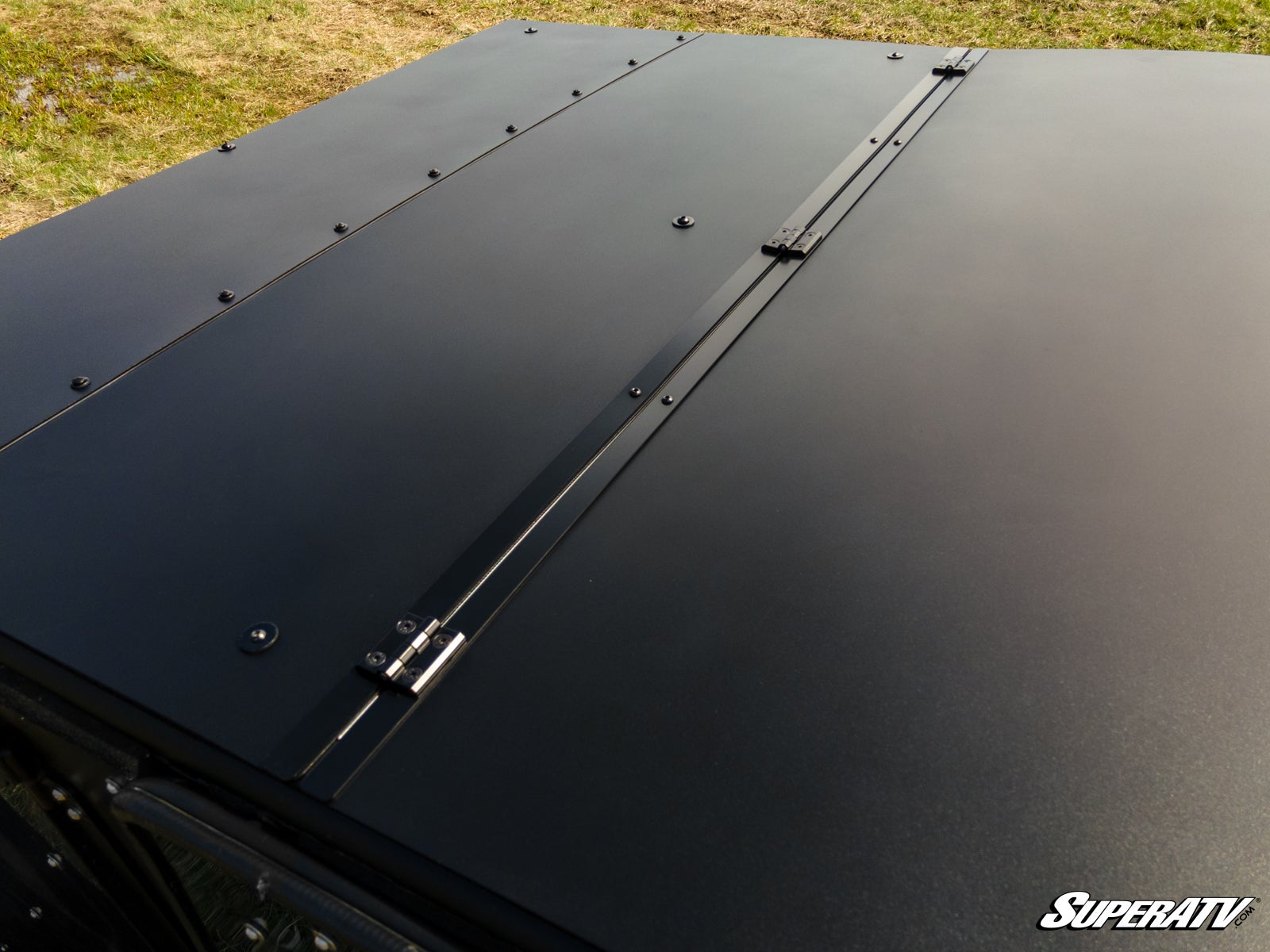 https://media.superatv.com/media/catalog/product/k/a/kawasaki-mule-pro-dxt-fxt-aluminum-roof_06.jpg?optimize=high&fit=bounds&height=&width=3840&quality=85&auto=webp&format=pjpg