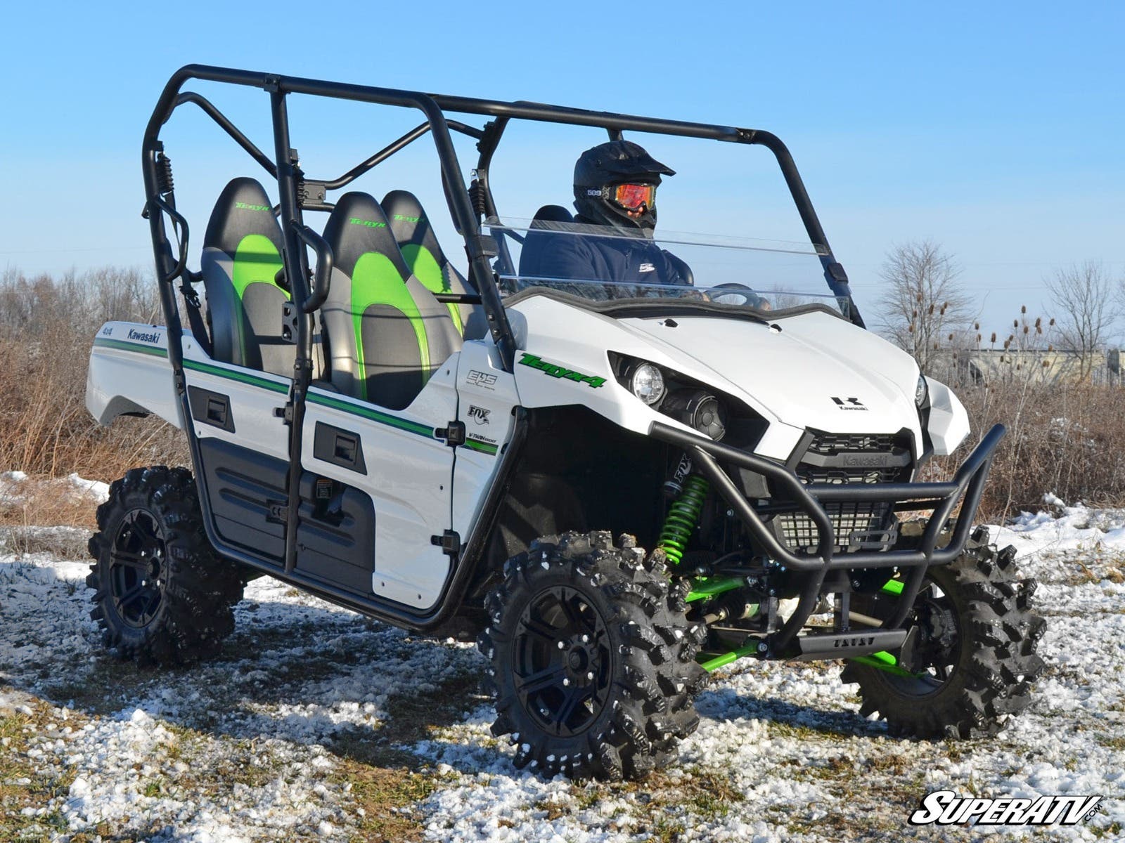 https://media.superatv.com/media/catalog/product/k/a/kawasaki-teryx-4-750-800-scratch-resistant-half-windshield-04_2.jpg
