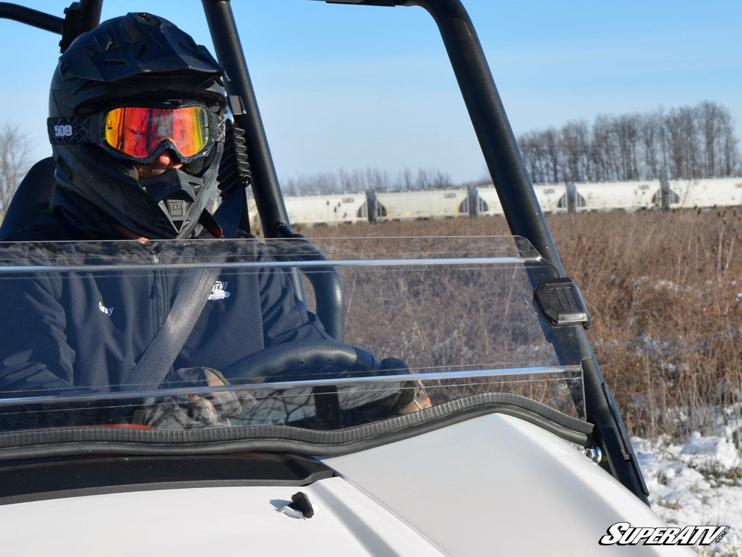 https://media.superatv.com/media/catalog/product/k/a/kawasaki-teryx-4-750-800-scratch-resistant-half-windshield-09_2.jpg