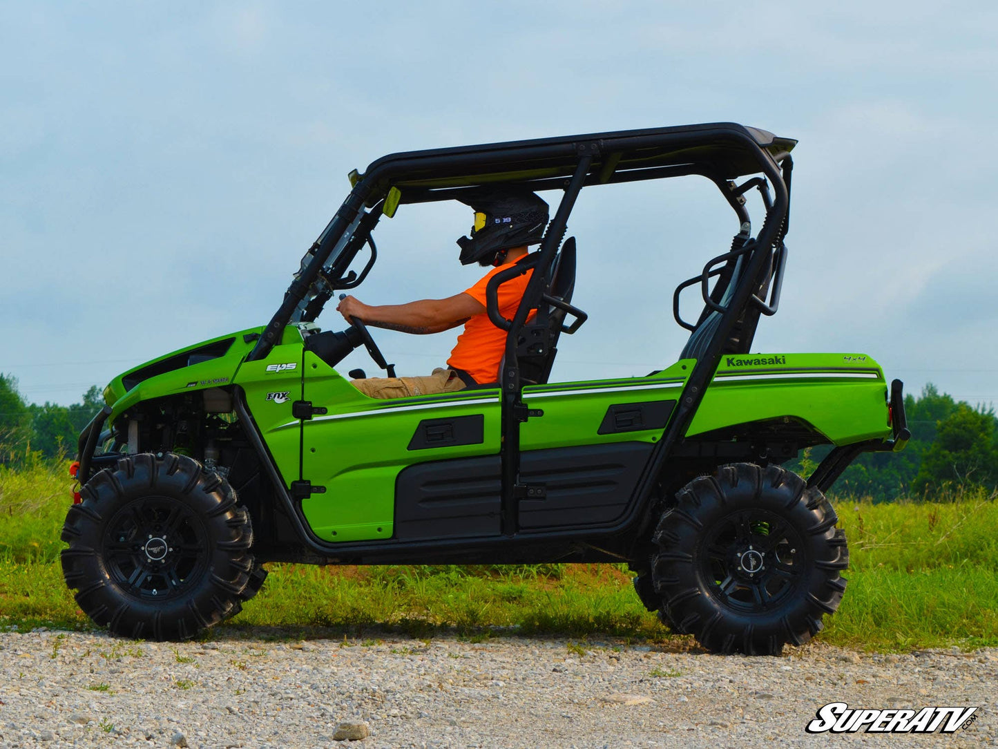 https://media.superatv.com/media/catalog/product/k/a/kawasaki-teryx-teryx-4-high-clearance-forward-offset-front-a-arms-06.jpg