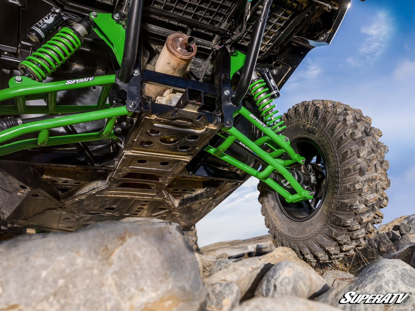 https://media.superatv.com/media/catalog/product/k/a/kawasaki-teryx4-6-lift-kit-green_11_1.jpg?optimize=high&fit=bounds&height=&width=3840&quality=85&auto=webp&format=pjpg