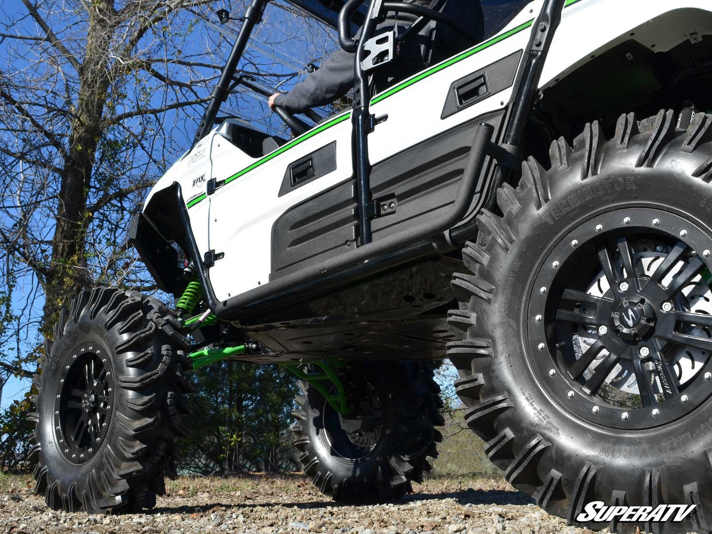 https://media.superatv.com/media/catalog/product/k/a/kawasaki-teryx4-nerf-bar-7_1.jpg?optimize=high&fit=bounds&height=&width=3840&quality=85&auto=webp&format=pjpg