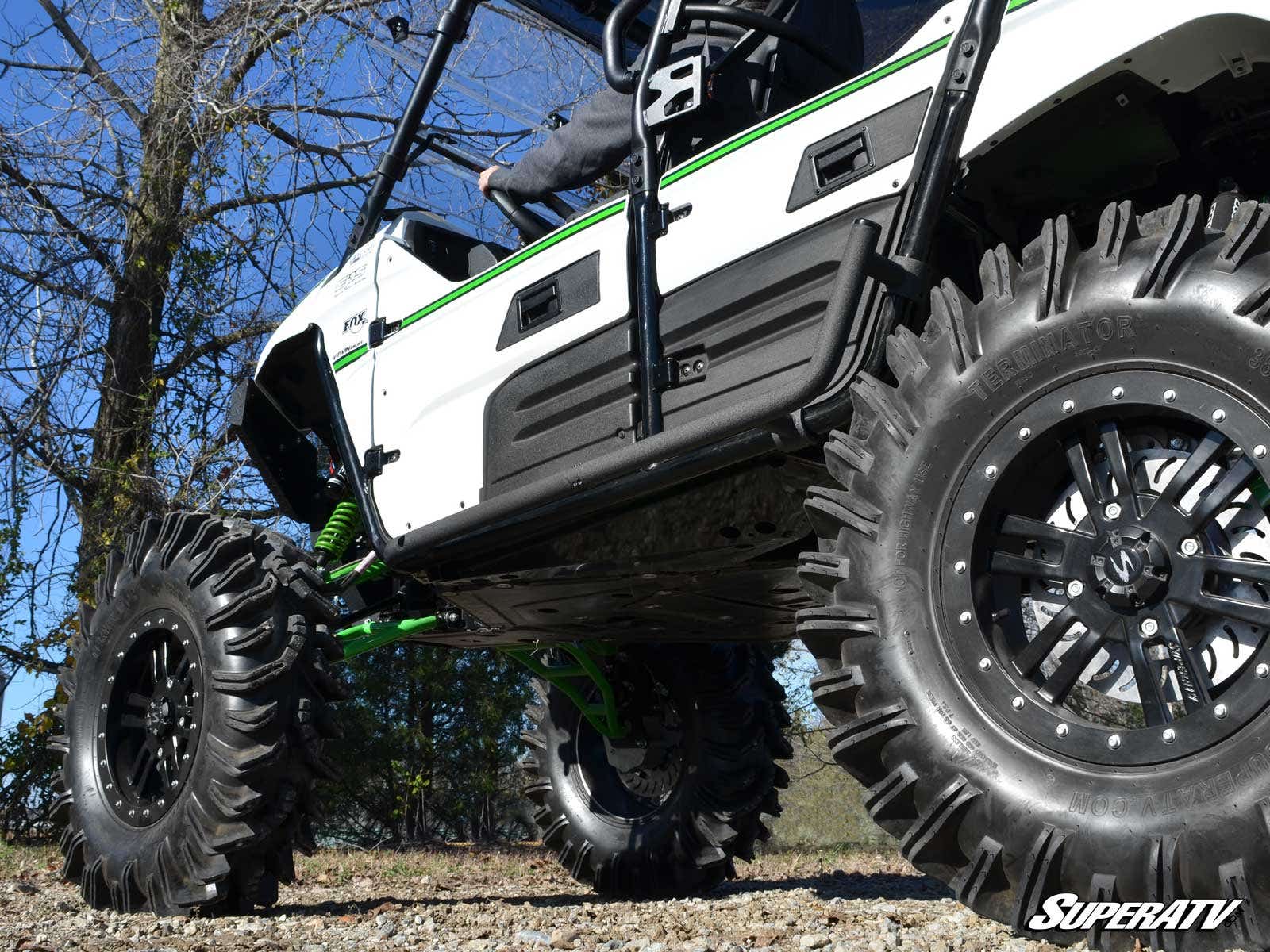 https://media.superatv.com/media/catalog/product/k/a/kawasaki-teryx4-nerf-bar-7_1_1.jpg