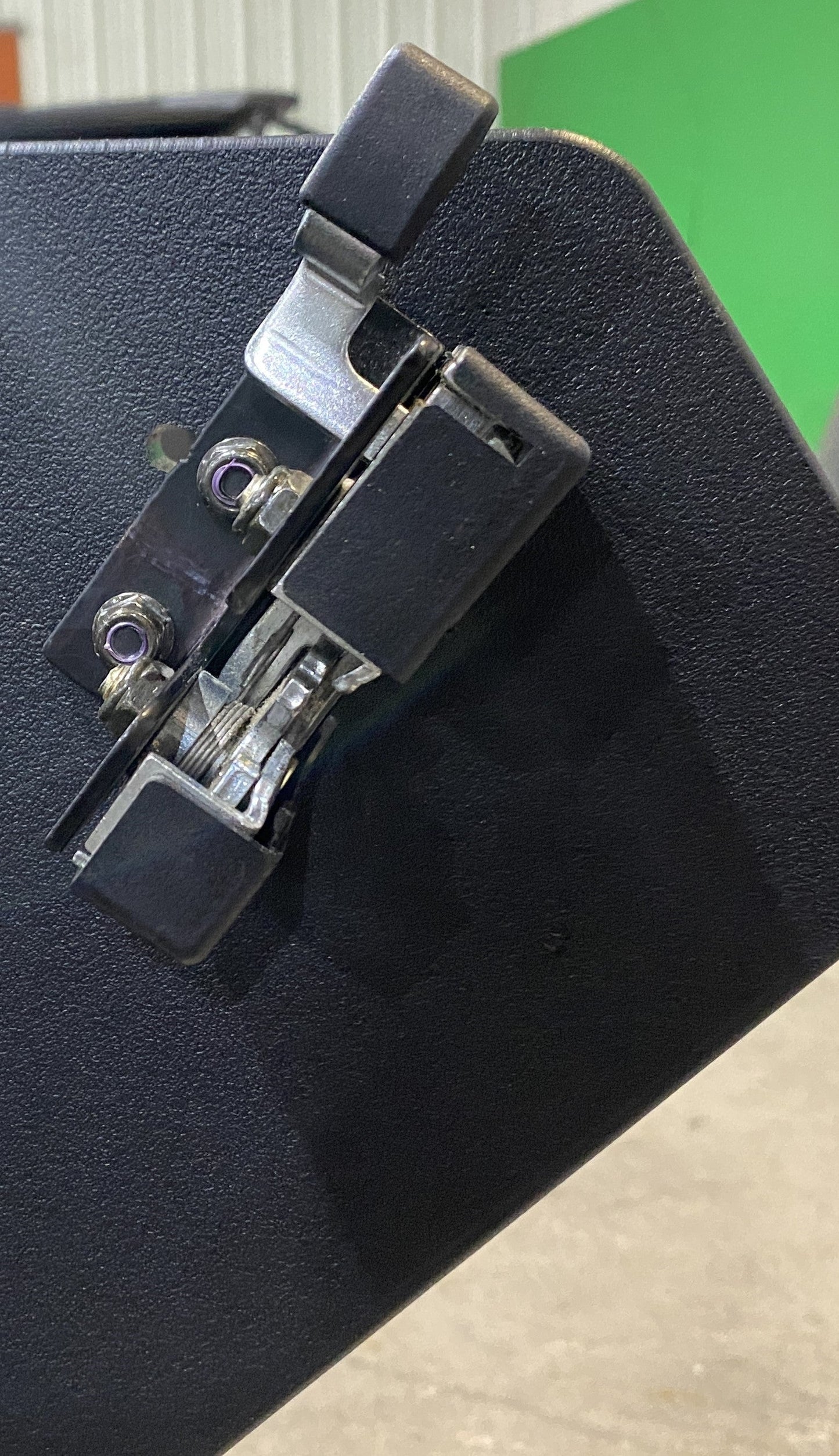 https://cdn.shopify.com/s/files/1/2503/4072/files/latch.jpg?v=1696532815