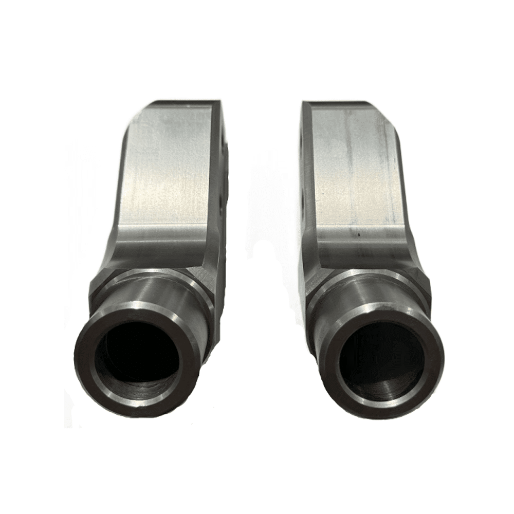https://cdn.shopify.com/s/files/1/0682/5603/9143/products/maverick-r-bungs5.png?v=1710121583