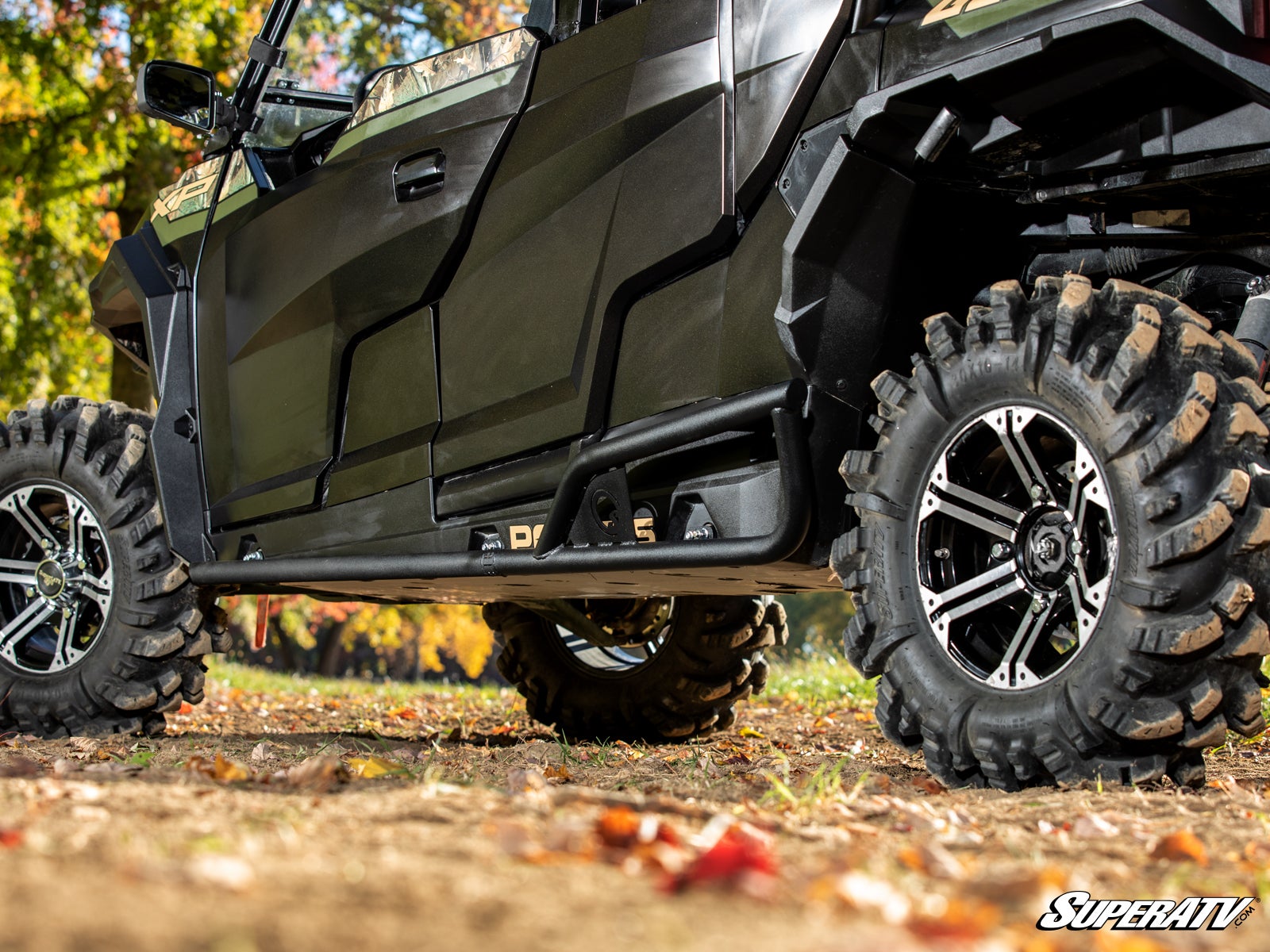 https://media.superatv.com/media/catalog/product/p/o/polaris-general-xp4-tree-kicker-nerf-bars_06.jpg?optimize=high&fit=bounds&height=&width=3840&quality=85&auto=webp&format=pjpg