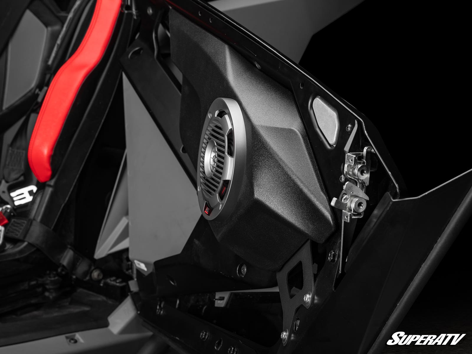 https://media.superatv.com/media/catalog/product/p/o/polaris-pro-xp-door-speaker-pod_04.jpg?optimize=high&fit=bounds&height=&width=3840