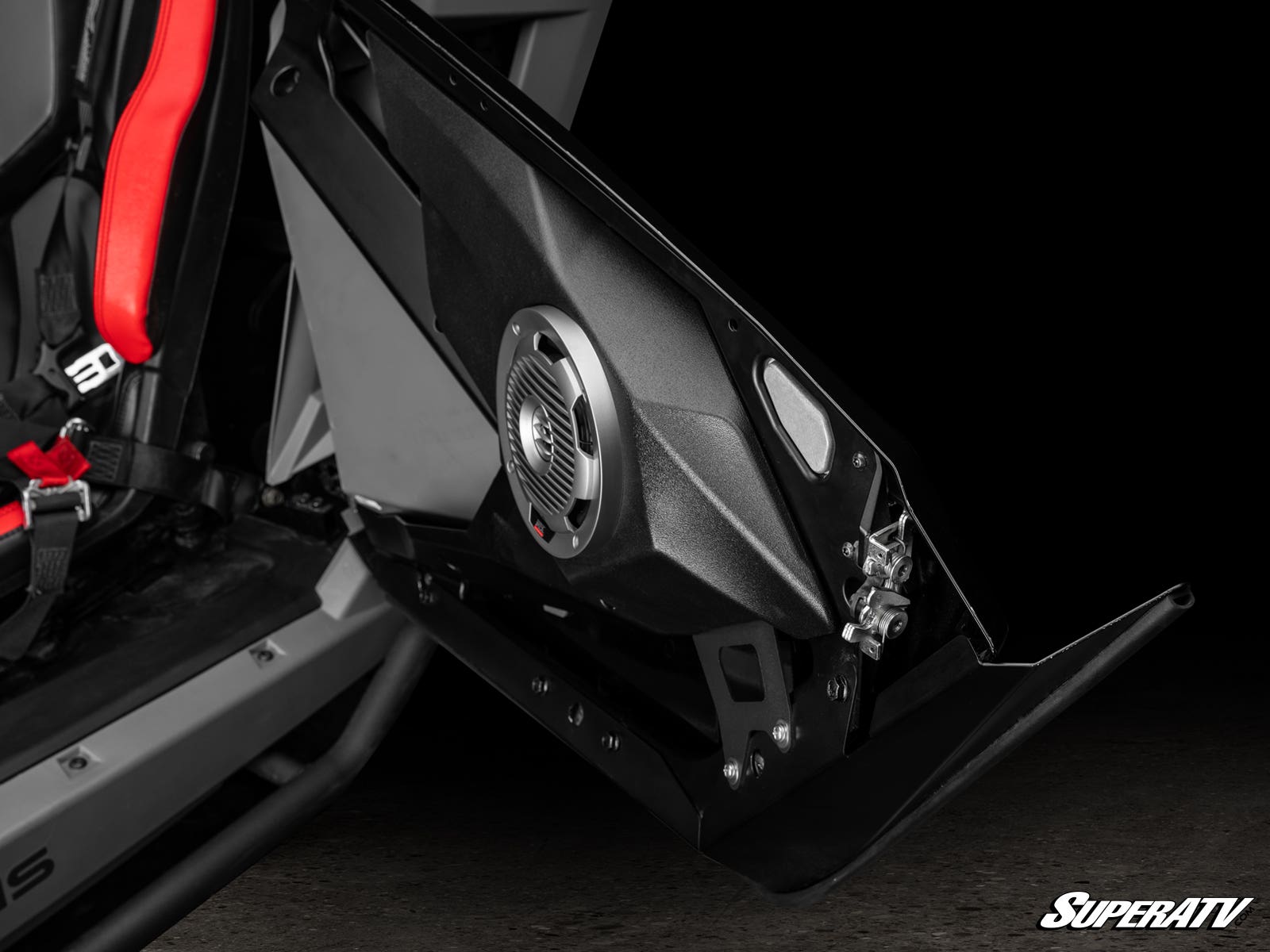 https://media.superatv.com/media/catalog/product/p/o/polaris-pro-xp-door-speaker-pod_07.jpg?optimize=high&fit=bounds&height=&width=3840