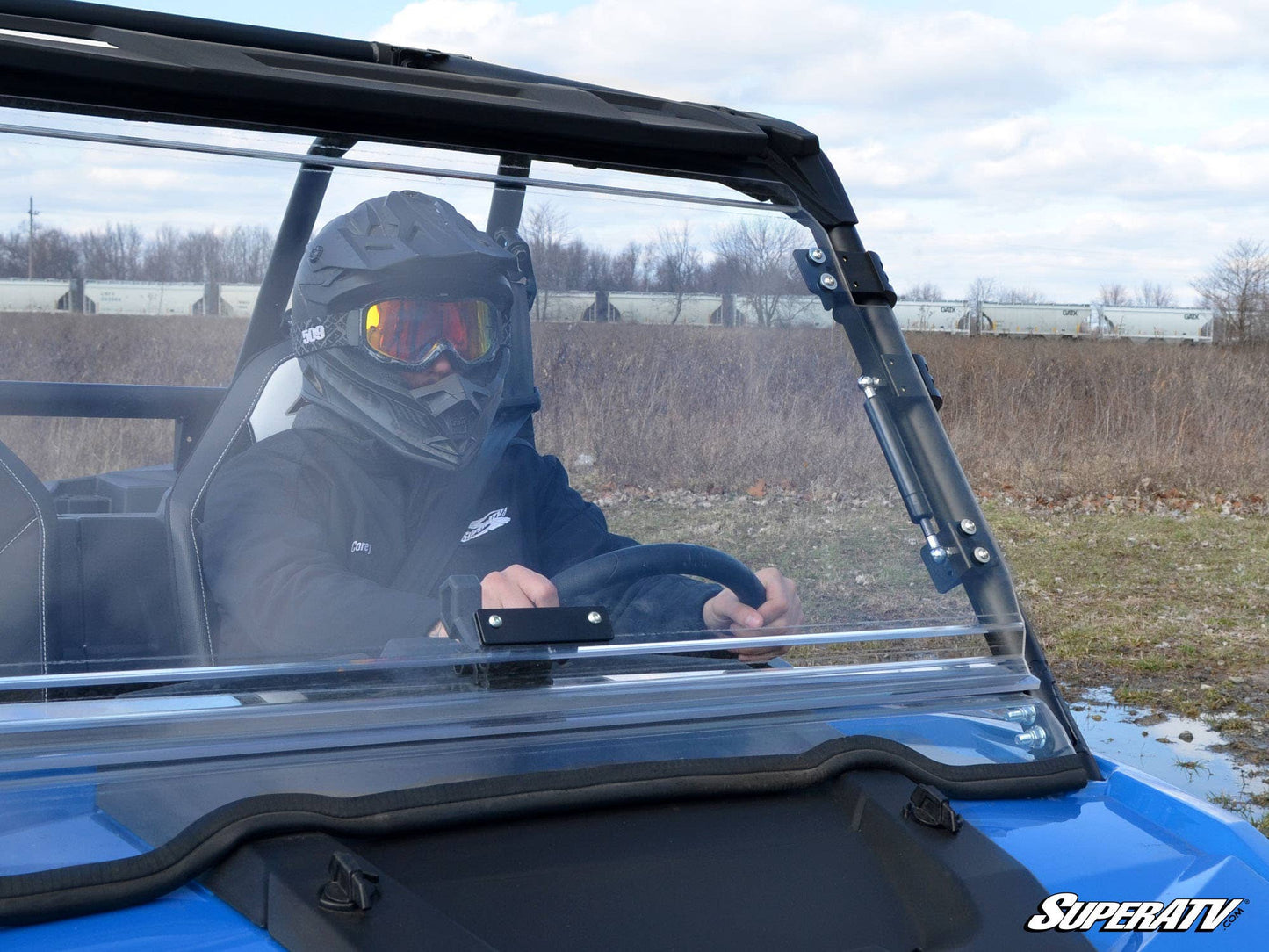 https://media.superatv.com/media/catalog/product/p/o/polaris-rzr-900-1000-scratch-resistant-flip-windshield-05_2_1.jpg