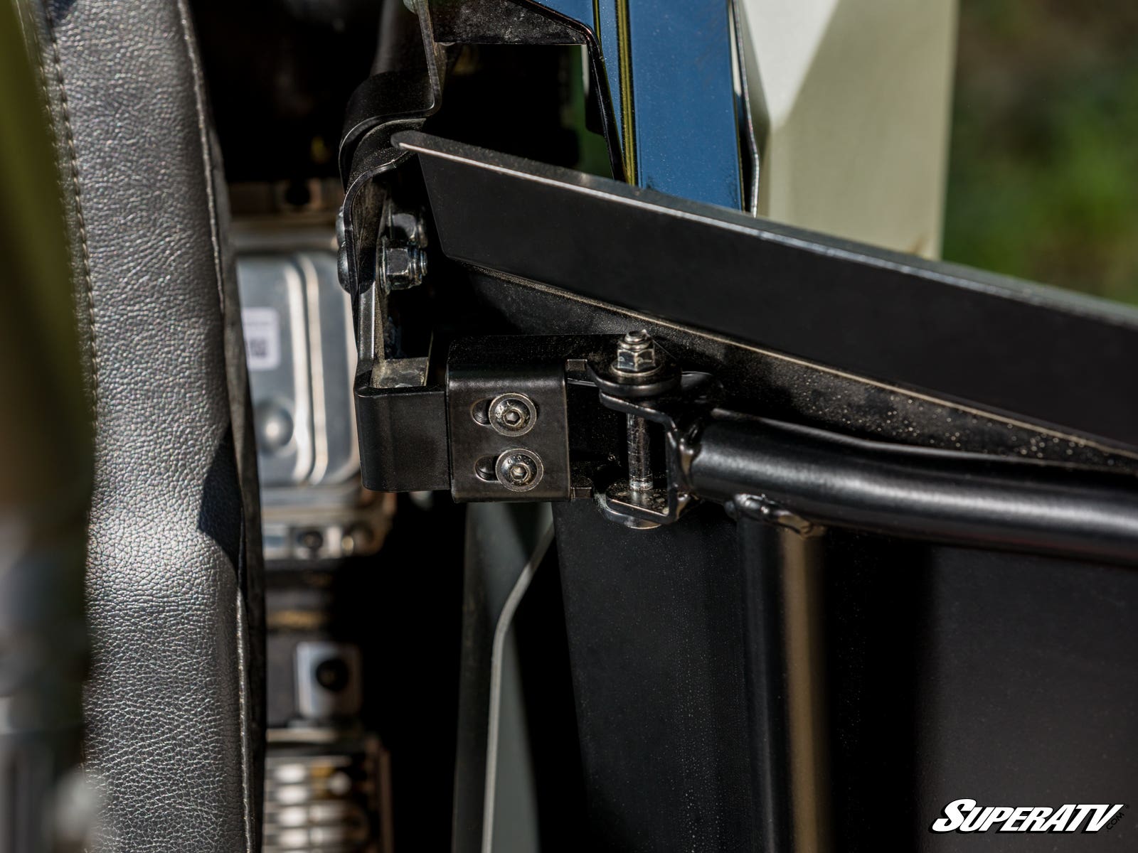 https://media.superatv.com/media/catalog/product/p/o/polaris-rzr-pro-r-4-aluminum-half-door_10.jpg