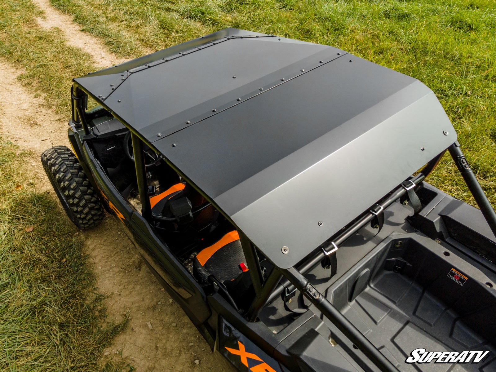 https://media.superatv.com/media/catalog/product/p/o/polaris-rzr-xp-1k-4-aluminum-roof_05.jpg?optimize=high&fit=bounds&height=&width=3840&quality=85&auto=webp&format=pjpg