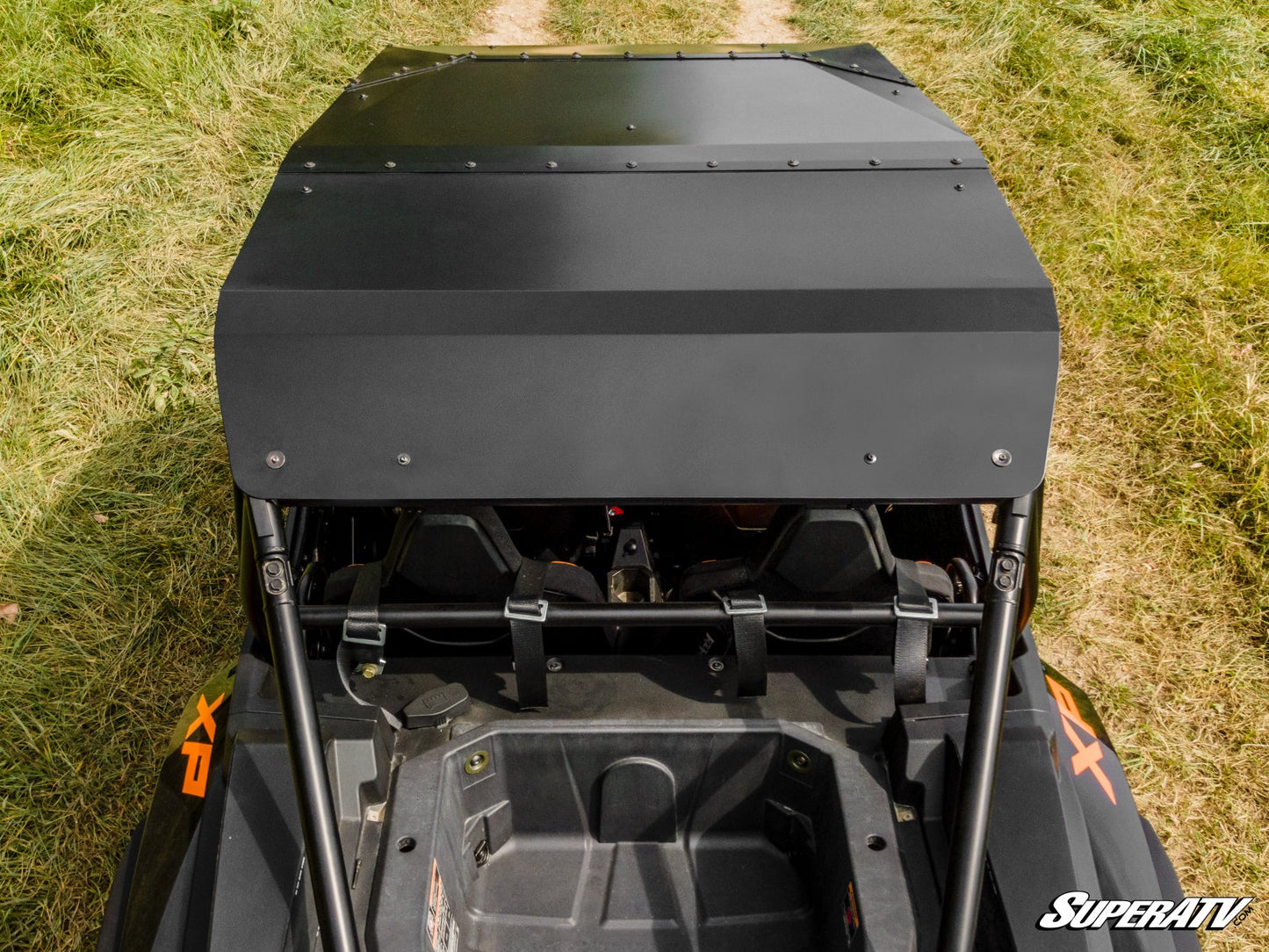 https://media.superatv.com/media/catalog/product/p/o/polaris-rzr-xp-1k-4-aluminum-roof_07.jpg?optimize=high&fit=bounds&height=&width=3840&quality=85&auto=webp&format=pjpg