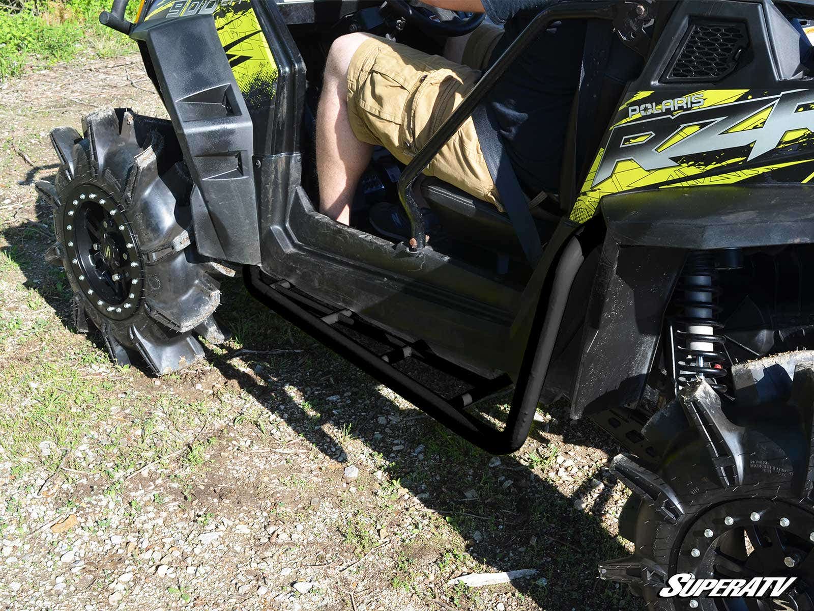 https://media.superatv.com/media/catalog/product/p/o/polaris-rzr-xp-900-heavy-duty-rock-sliding-nerf-bars-04b_1.jpg
