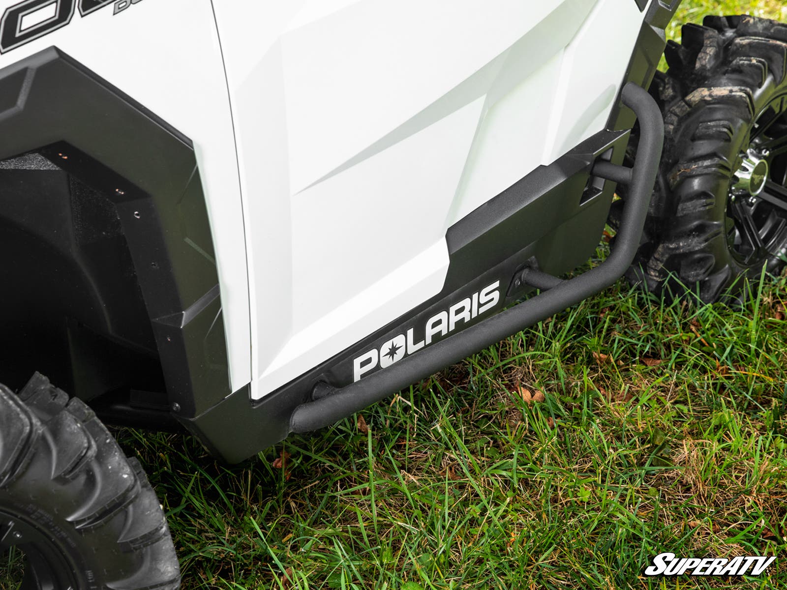 https://media.superatv.com/media/catalog/product/p/o/polaris_general_nerf_bars_wrinkle_black_5_1.jpg