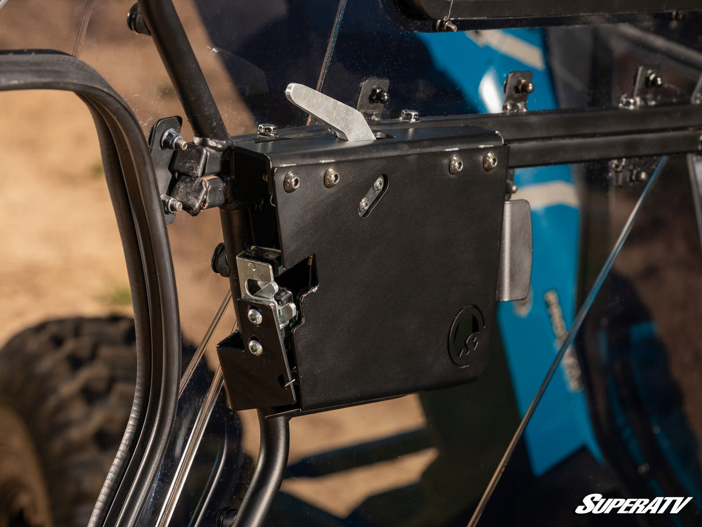 https://media.superatv.com/media/catalog/product/p/o/polaris_rzr1k4_full_polycarbinate_door_enclosure_9_1.jpg