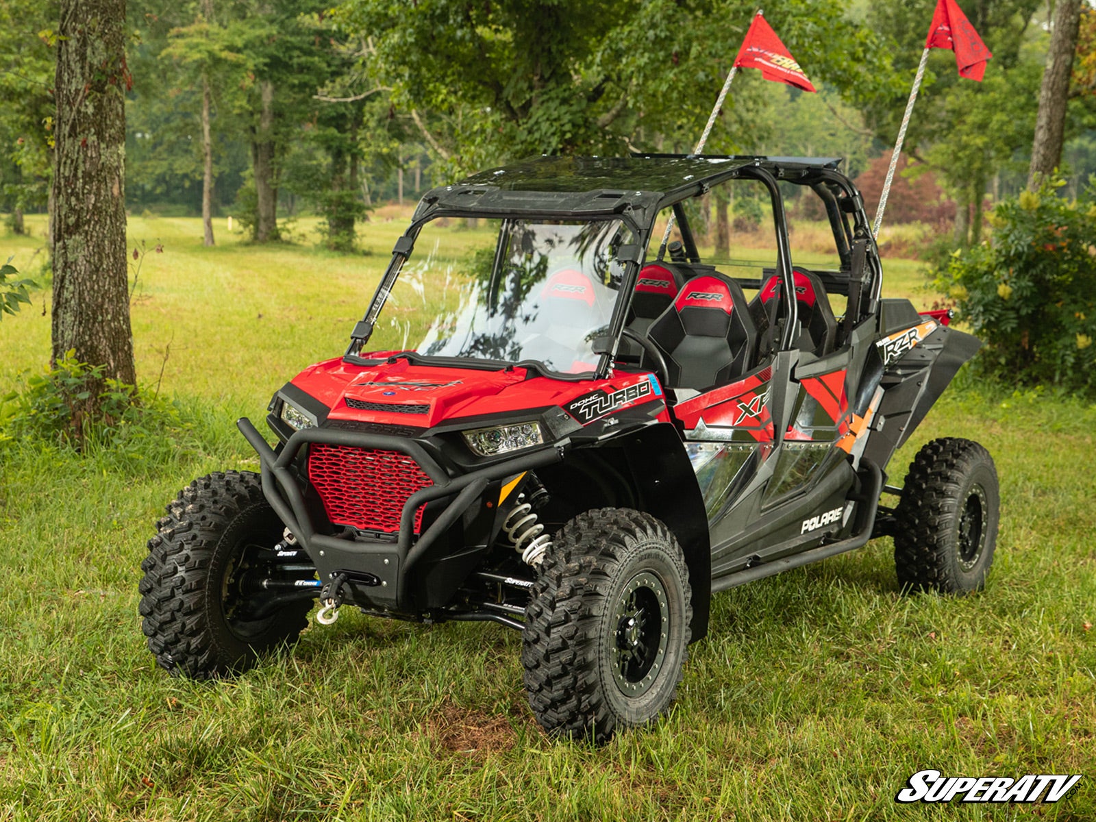 https://media.superatv.com/media/catalog/product/p/o/polaris_rzr_1000_full_windshield_2_1.jpg?optimize=high&fit=bounds&height=&width=3840&quality=85&auto=webp&format=pjpg