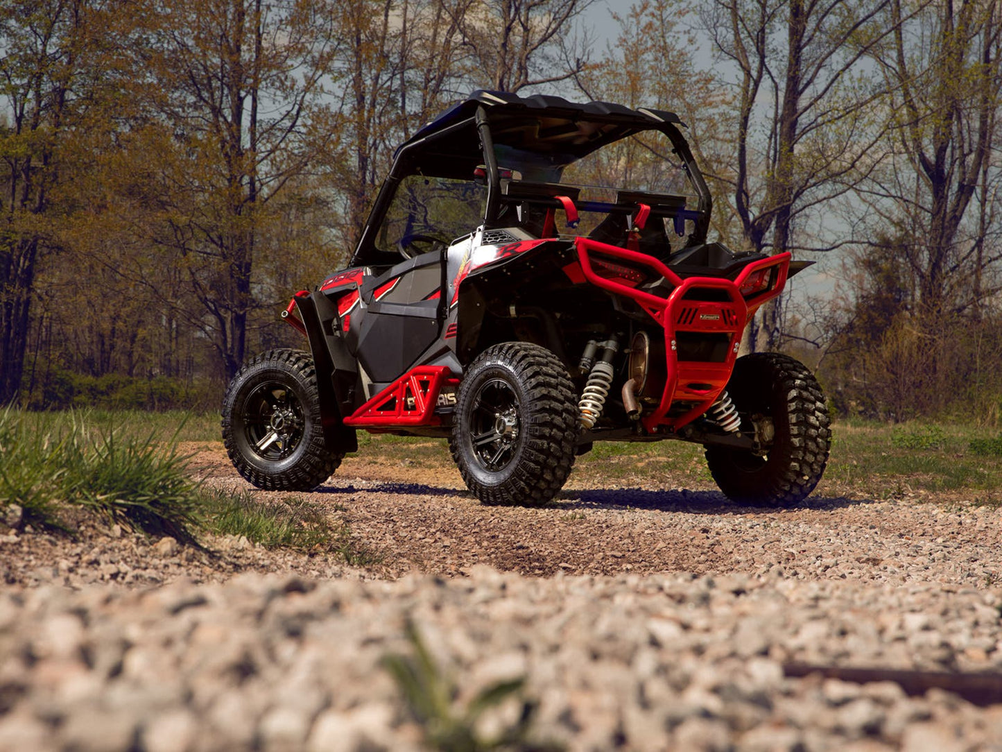 https://media.superatv.com/media/catalog/product/p/o/polaris_rzr_1000_s_heavy_duty_rock_sliders_red_2_6.jpg