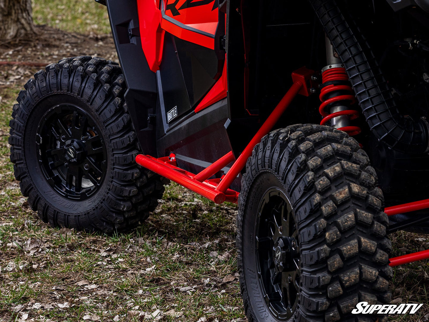 https://media.superatv.com/media/catalog/product/p/o/polaris_rzr_1k_nerf_bars_red_2a_1.jpg?optimize=high&fit=bounds&height=&width=3840&quality=85&auto=webp&format=pjpg