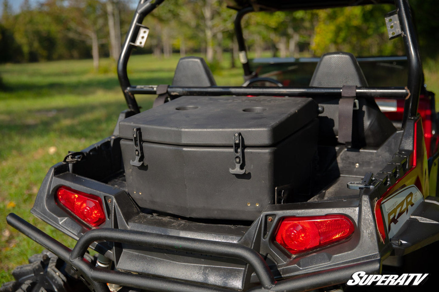 https://media.superatv.com/media/catalog/product/p/o/polaris_rzr_800_rear_cargo_box-3.jpg?optimize=high&fit=bounds&height=&width=3840&quality=85&auto=webp&format=pjpg