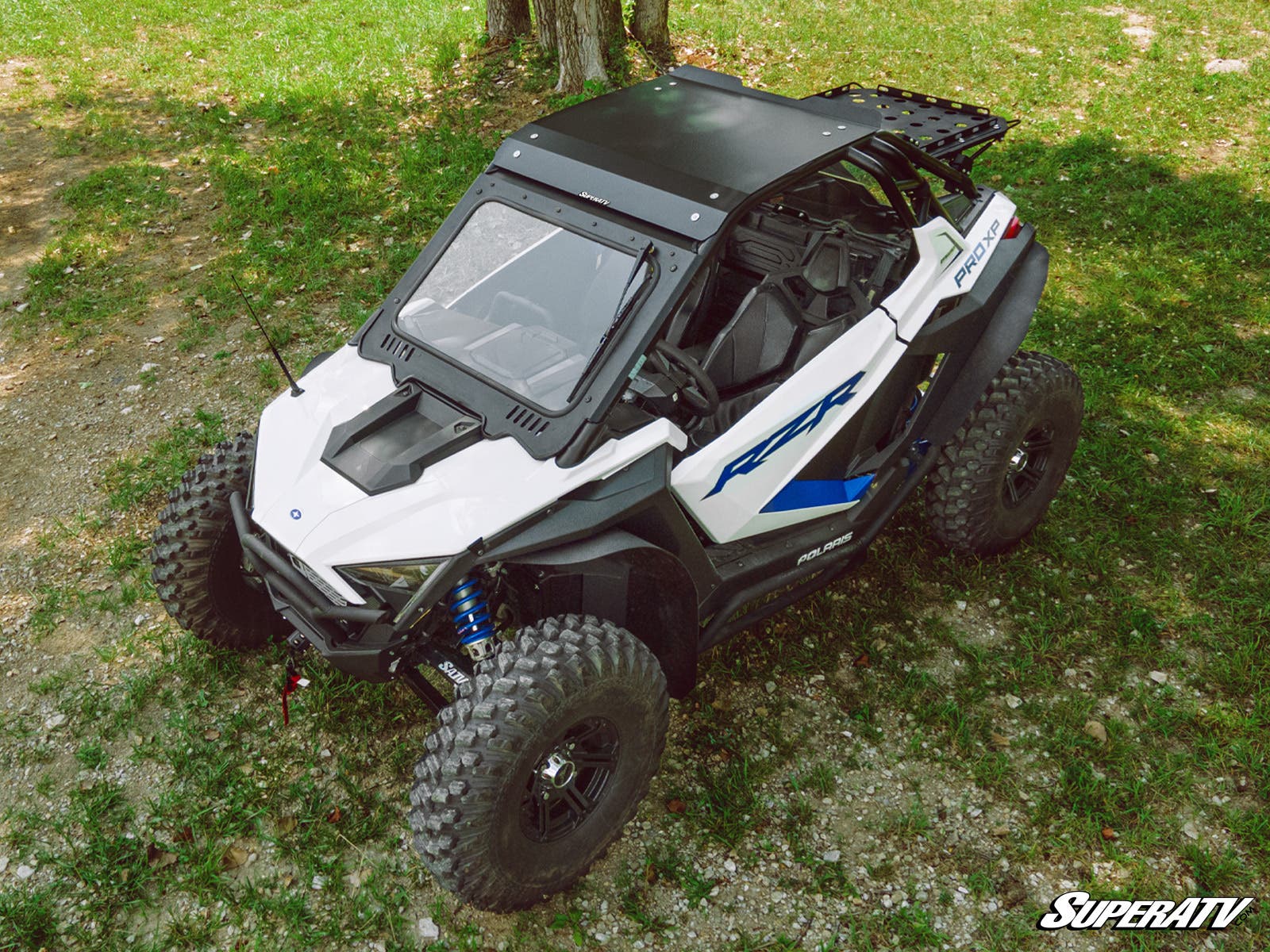 https://media.superatv.com/media/catalog/product/p/o/polaris_rzr_pro_xp_aluminum_roof_2.jpg?optimize=high&fit=bounds&height=&width=3840