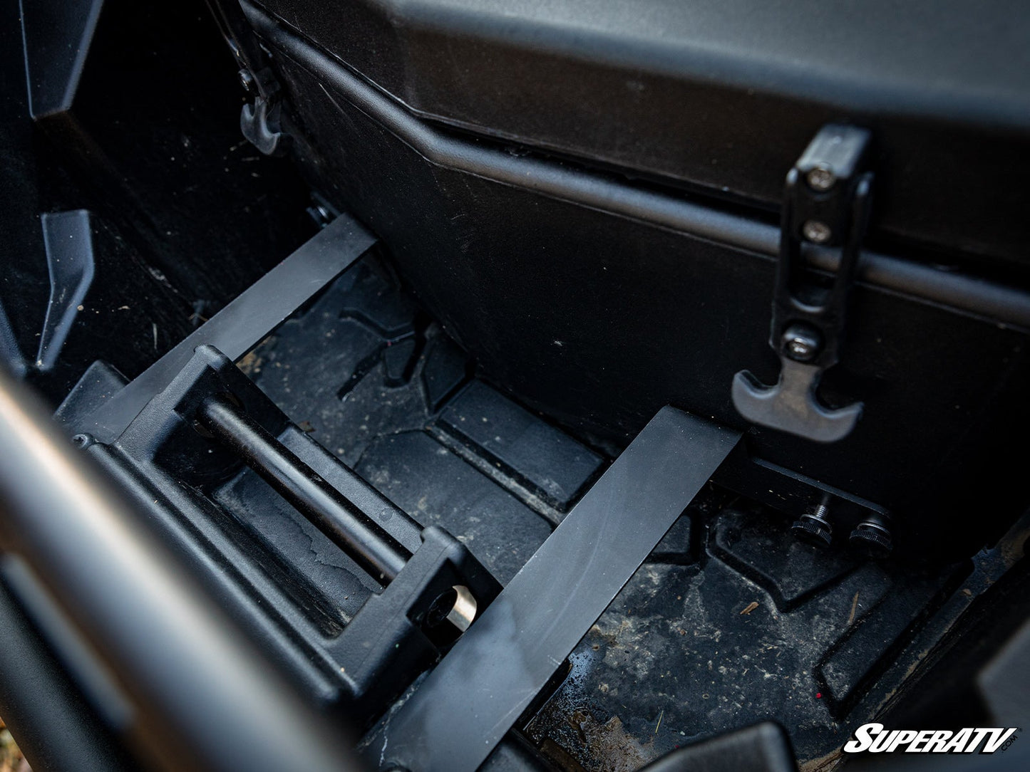 https://media.superatv.com/media/catalog/product/p/o/polaris_rzr_pro_xp_rear_cargo_box_3.jpg?optimize=high&fit=bounds&height=&width=3840&quality=85&auto=webp&format=pjpg