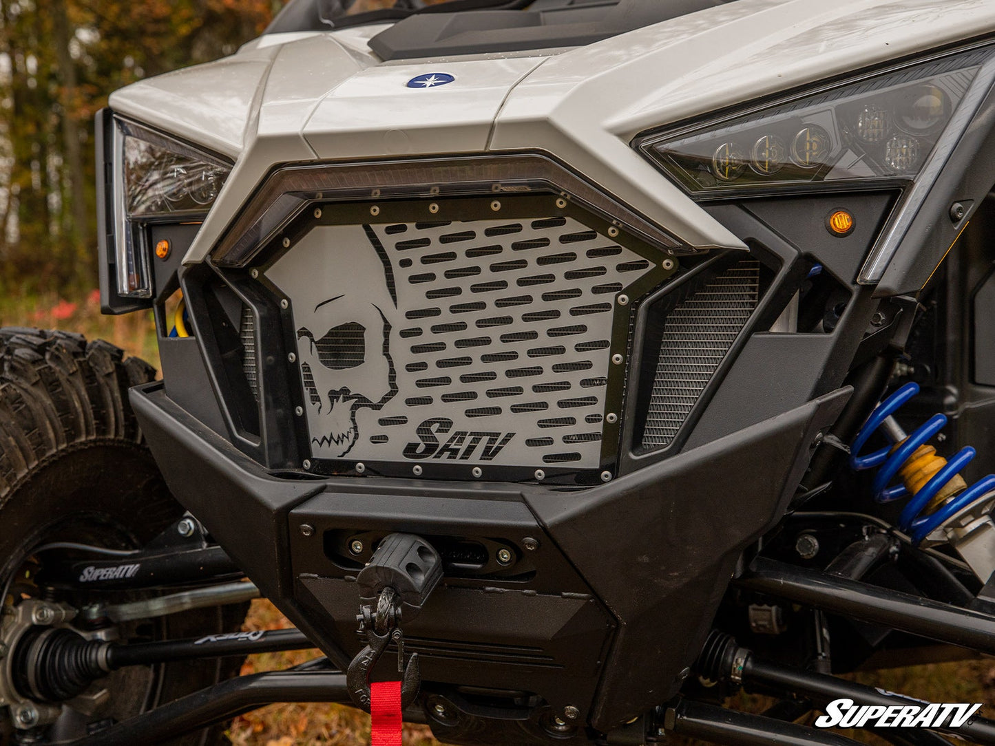 https://media.superatv.com/media/catalog/product/p/o/polaris_rzr_pro_xp_skull_grill_2.jpg?optimize=high&fit=bounds&height=&width=3840&quality=85&auto=webp&format=pjpg