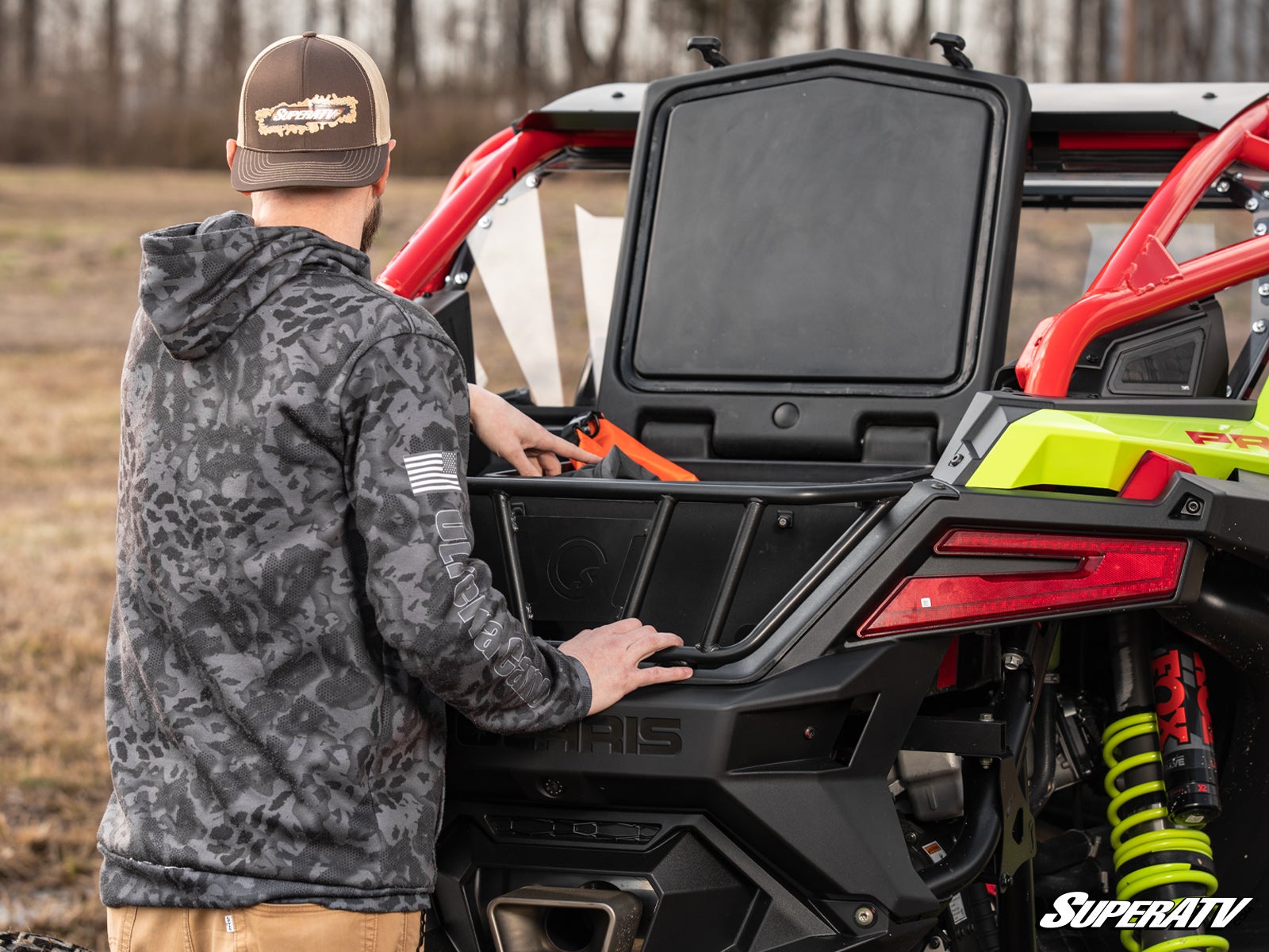 https://media.superatv.com/media/catalog/product/p/o/polaris_rzr_pror_rear_cargo_box_6.jpg?optimize=high&fit=bounds&height=&width=3840&quality=85&auto=webp&format=pjpg