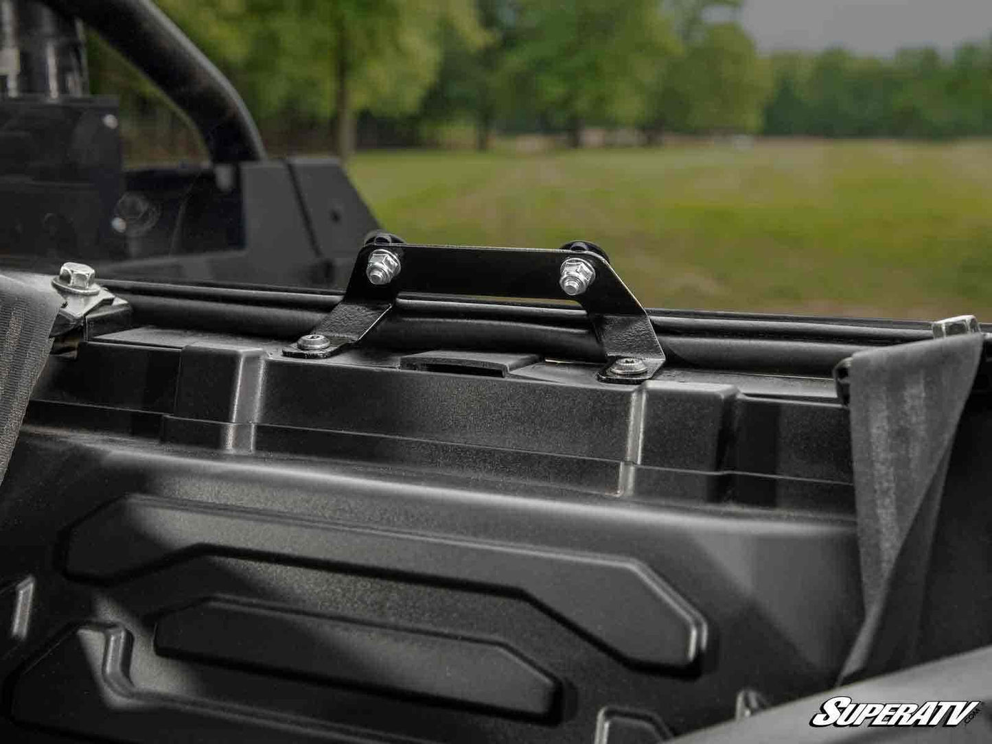 https://media.superatv.com/media/catalog/product/p/o/polaris_rzr_turbo_r_pro_xp_rear_windshield_darktint_06_3.jpg