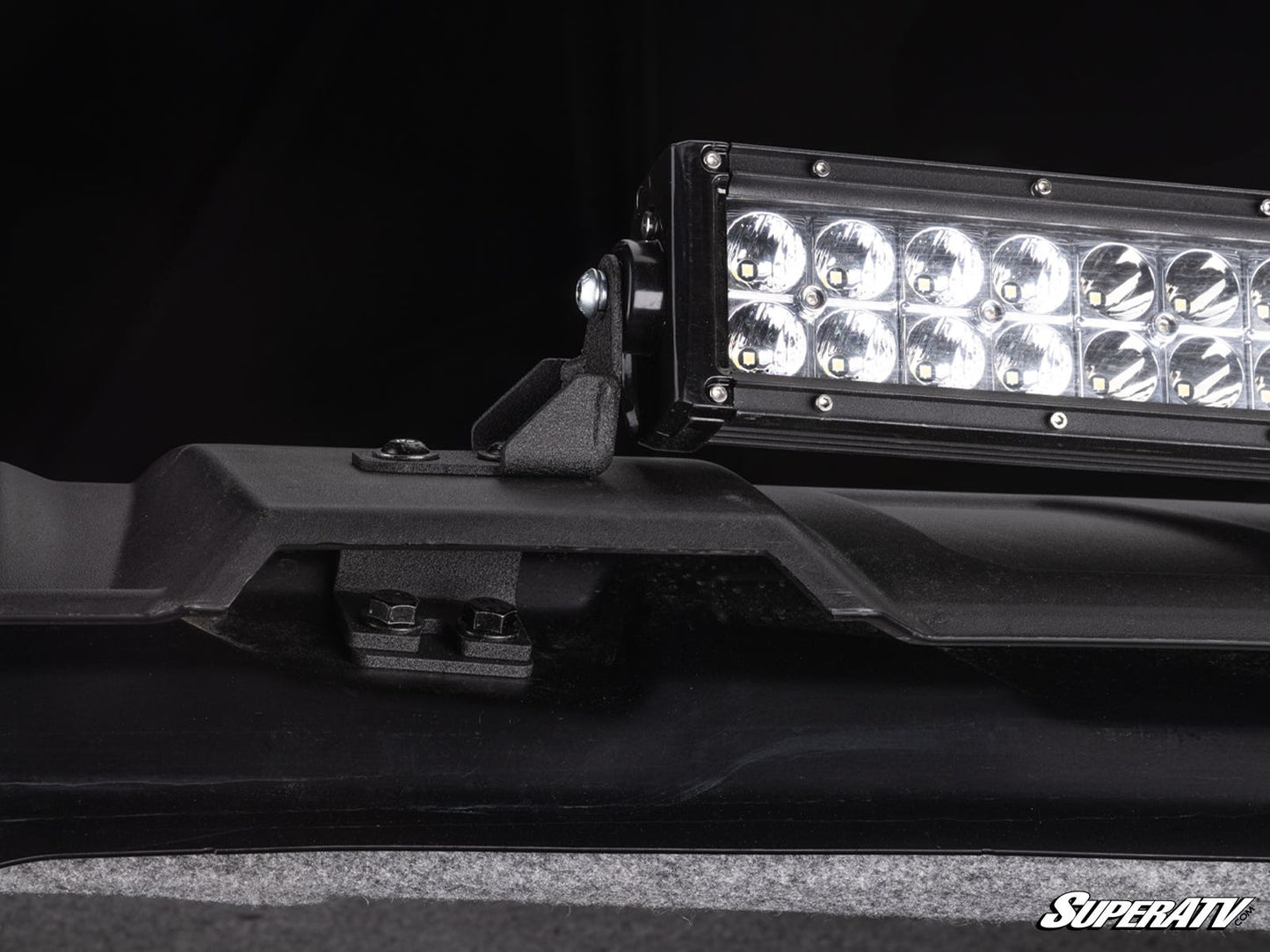 https://media.superatv.com/media/catalog/product/p/o/polaris_xpedition_30inch_roof_light_bar_mount_06_1.jpg