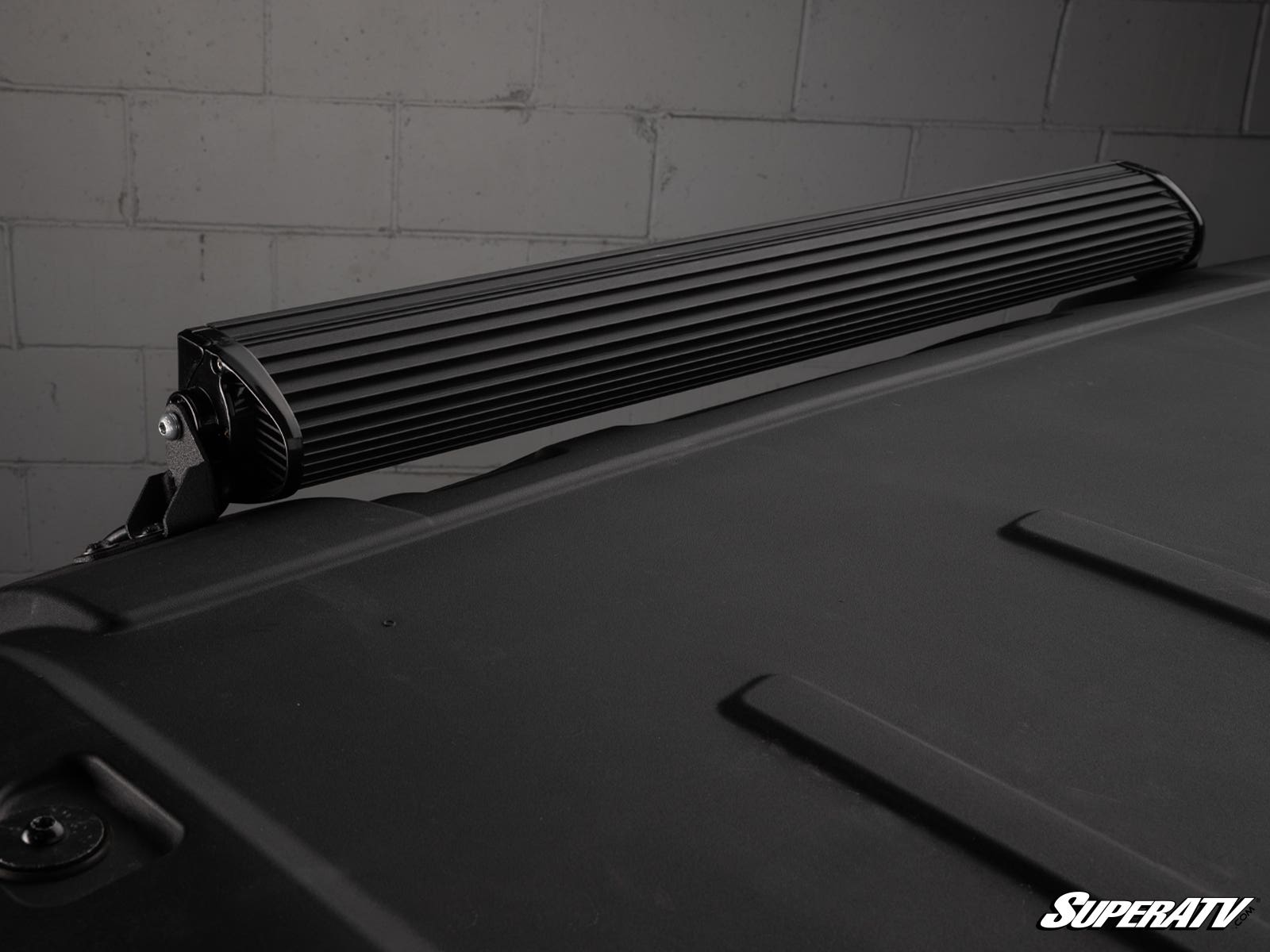 https://media.superatv.com/media/catalog/product/p/o/polaris_xpedition_30inch_roof_light_bar_mount_07_1.jpg