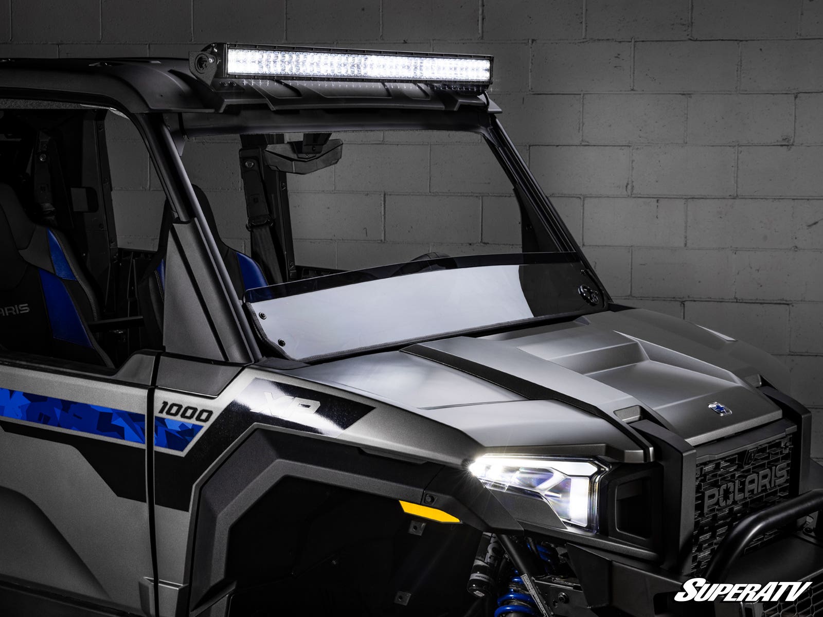 https://media.superatv.com/media/catalog/product/p/o/polaris_xpedition_40inch_roof_light_bar_mounts_04_1.jpg