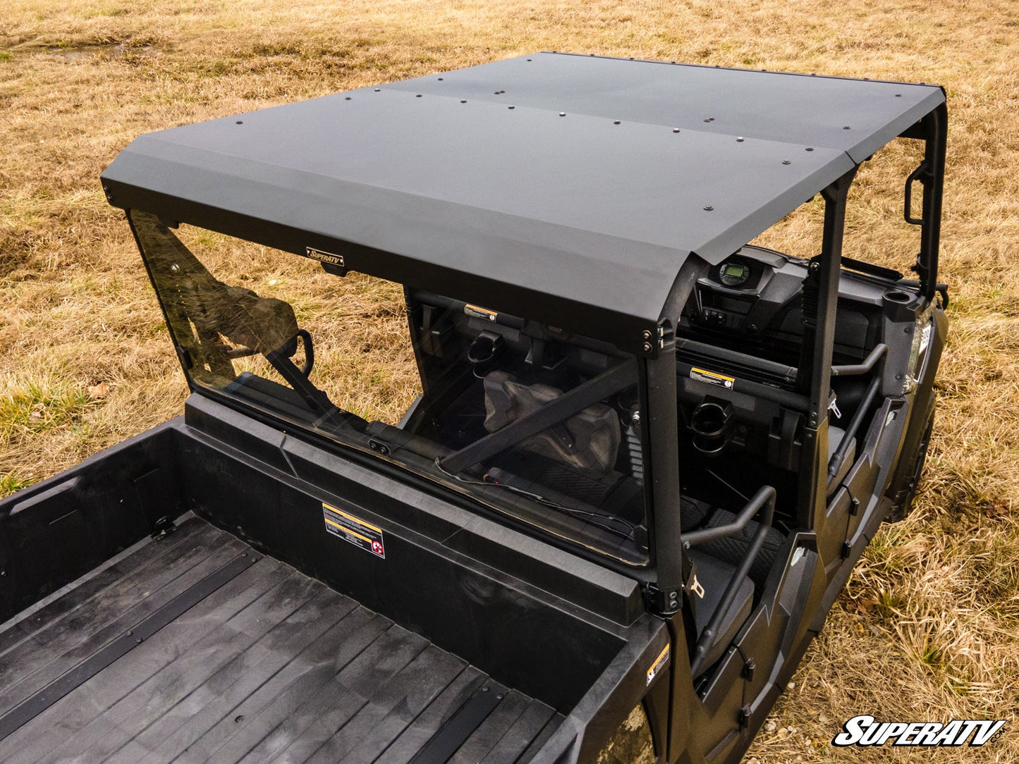 https://media.superatv.com/media/catalog/product/t/r/tracker-800-sx-crew-2pc-aluminum-roof_07.jpg?optimize=high&fit=bounds&height=&width=3840&quality=85&auto=webp&format=pjpg