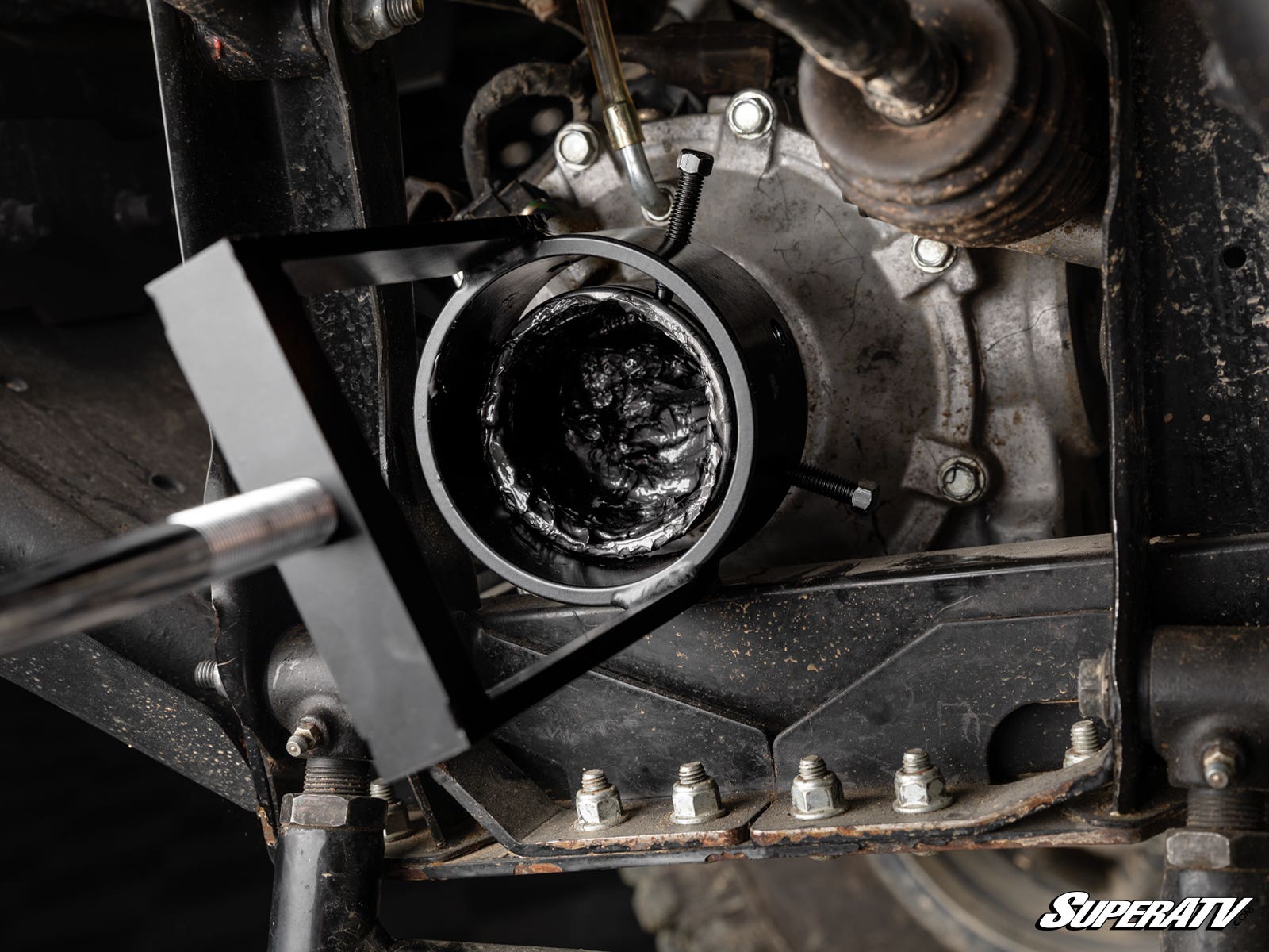 https://media.superatv.com/media/catalog/product/u/n/universal_axle_pulling_tool_5.jpg