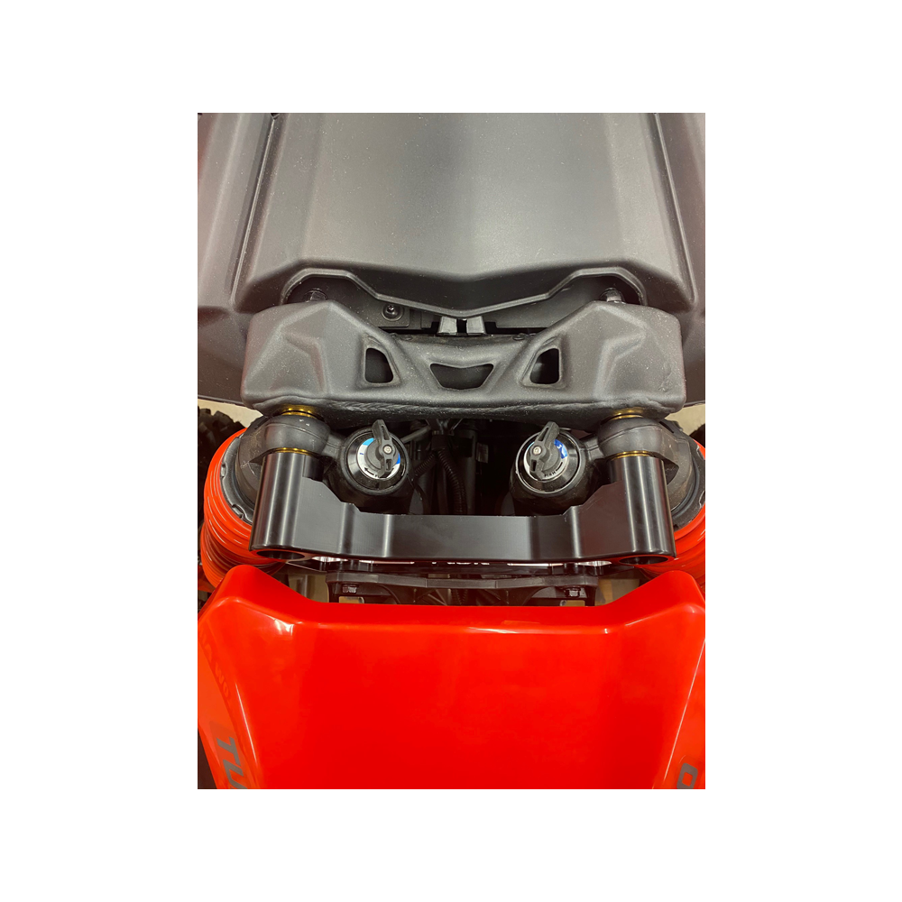 https://cdn.shopify.com/s/files/1/0682/5603/9143/products/x3-shock-brace8.png?v=1710121355