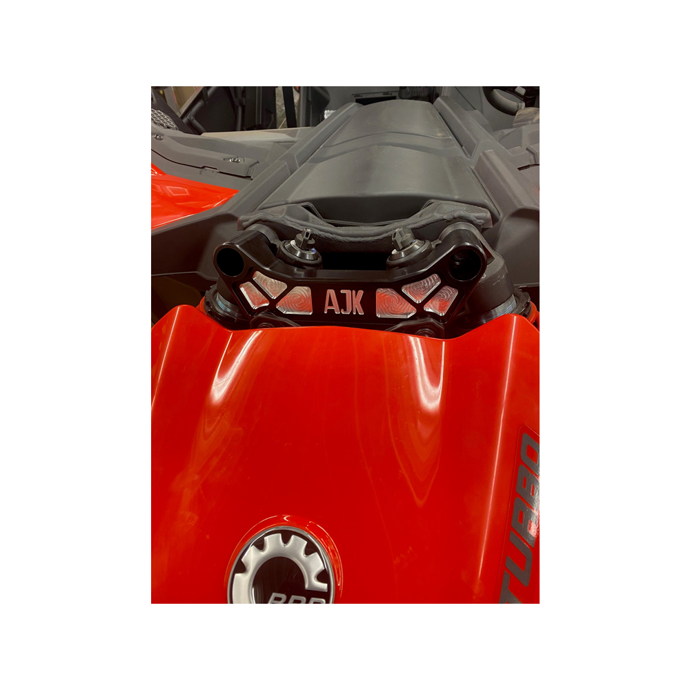 https://cdn.shopify.com/s/files/1/0682/5603/9143/products/x3-shock-brace9.png?v=1710121355