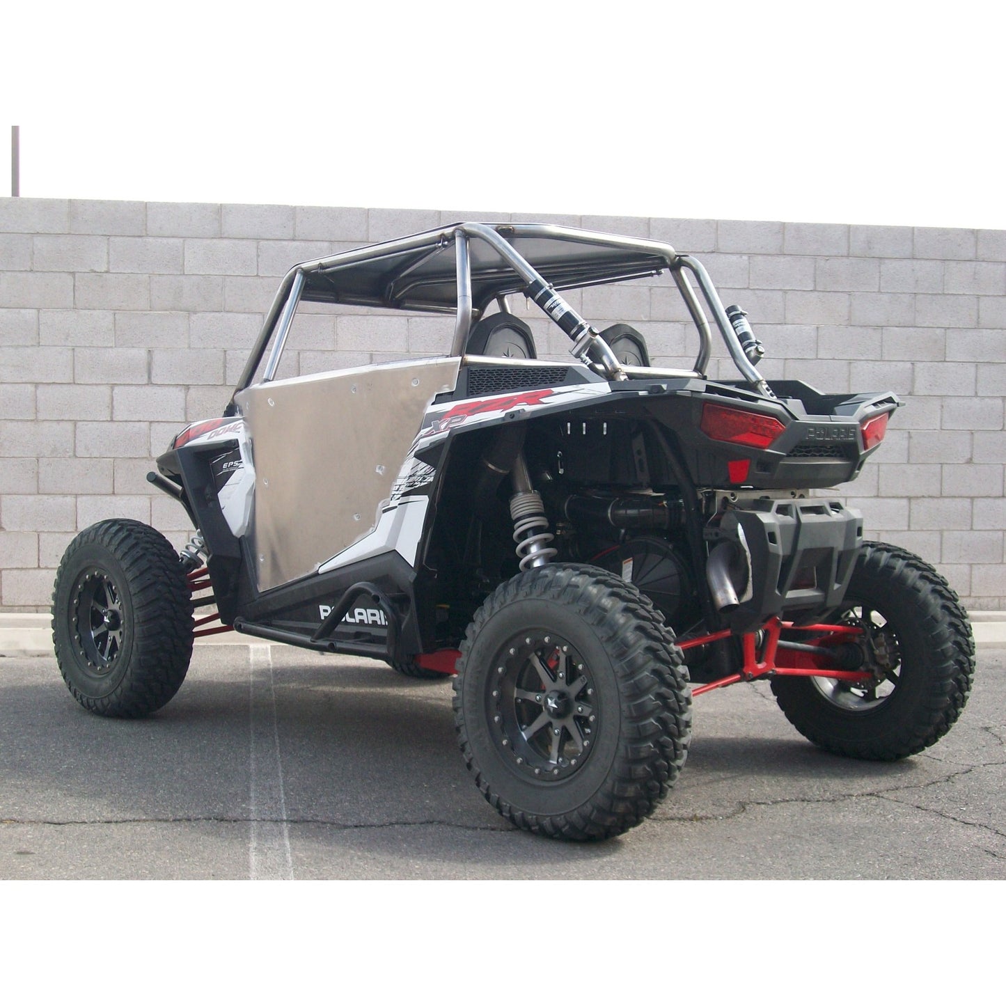 https://50caliberracing.com/1304-extra_large_default/yamaha-rhino-4-seat-roll-cage-with-alimunum-roof-and-visor.jpg